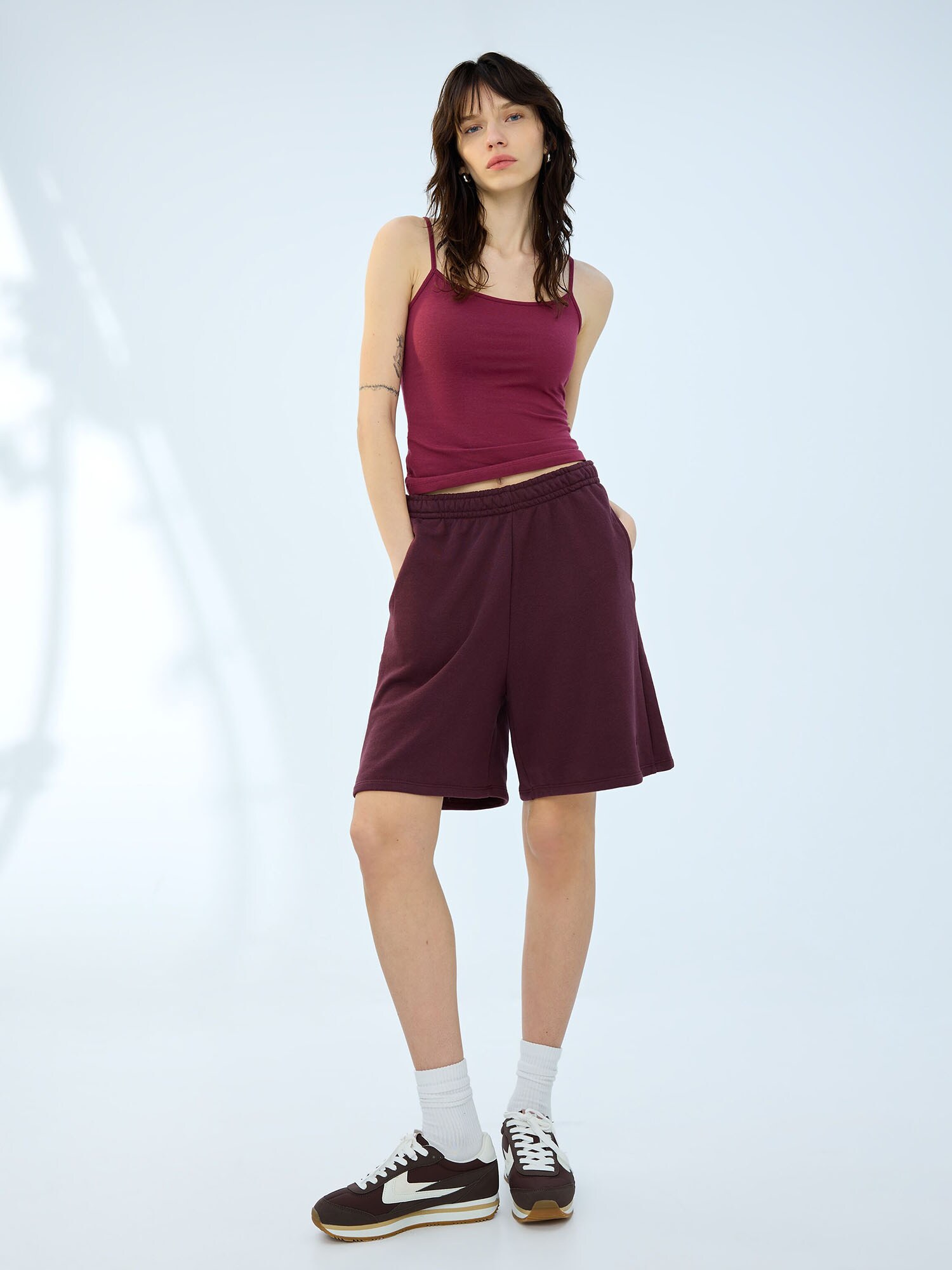 Bershka Nadrág  burgundi vörös termék 2. képe