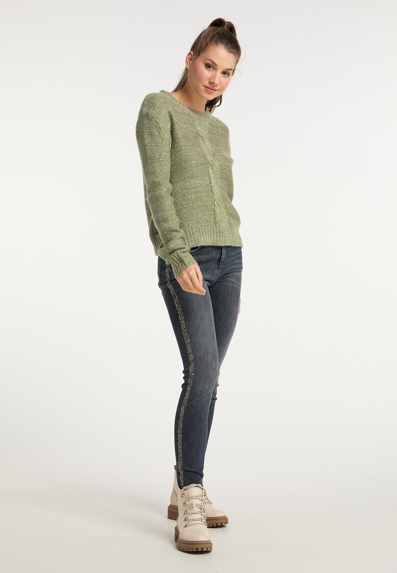Thumbnail - MYMO Pullover