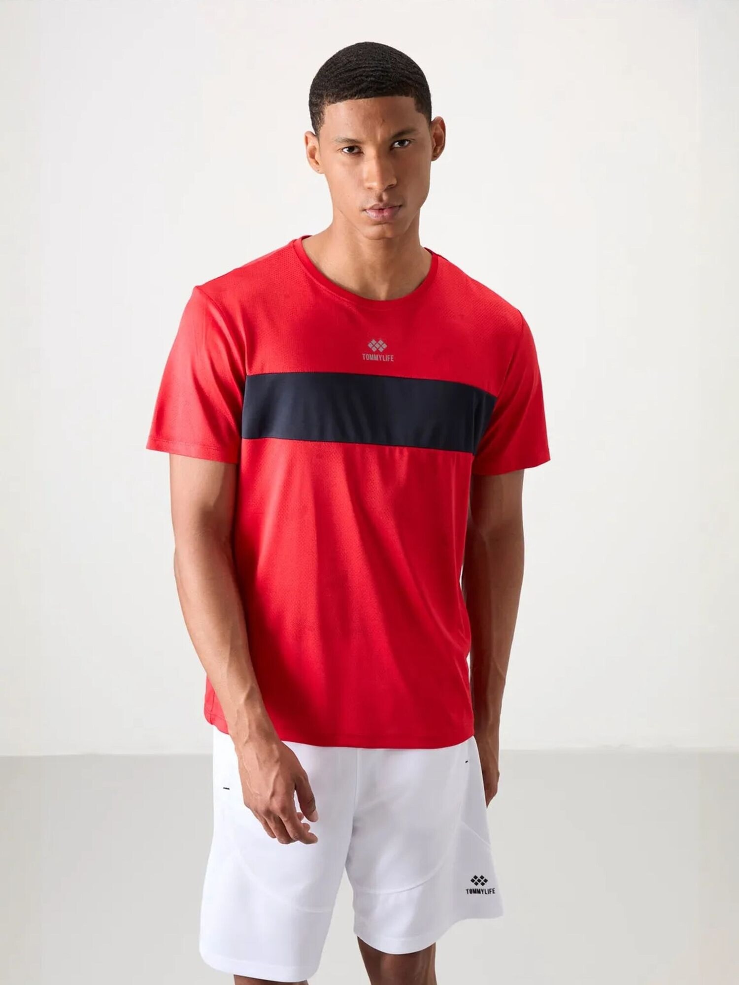 Tommy Life Majica 'T-Shirts' vatreno crvena / crna