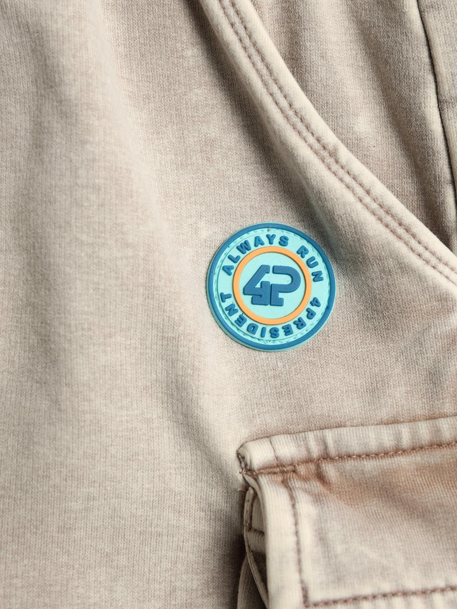 Thumbnail - 4PRESIDENT Hose Oleg