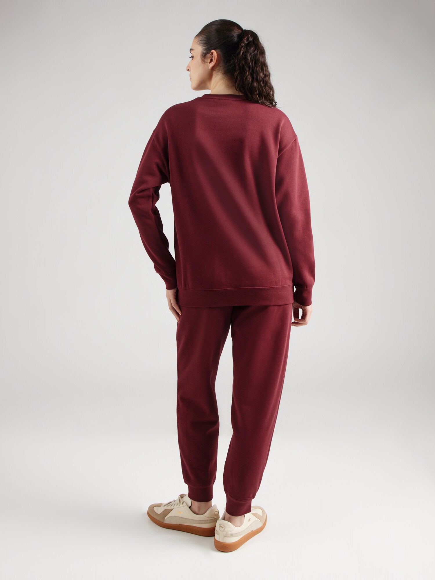 PUMA Tréningruha  piros / fehér termék 2. képe