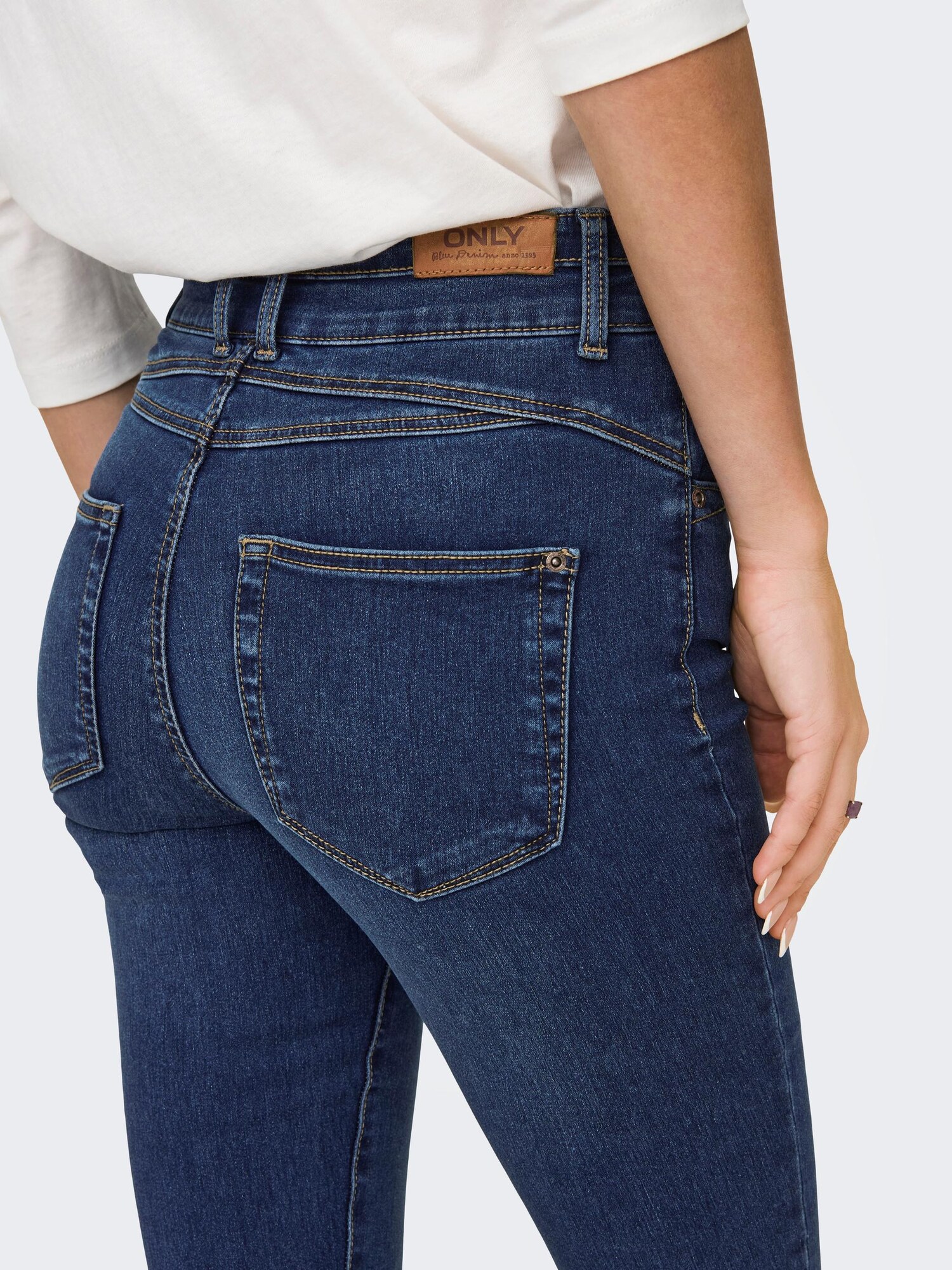 Thumbnail - Jeans