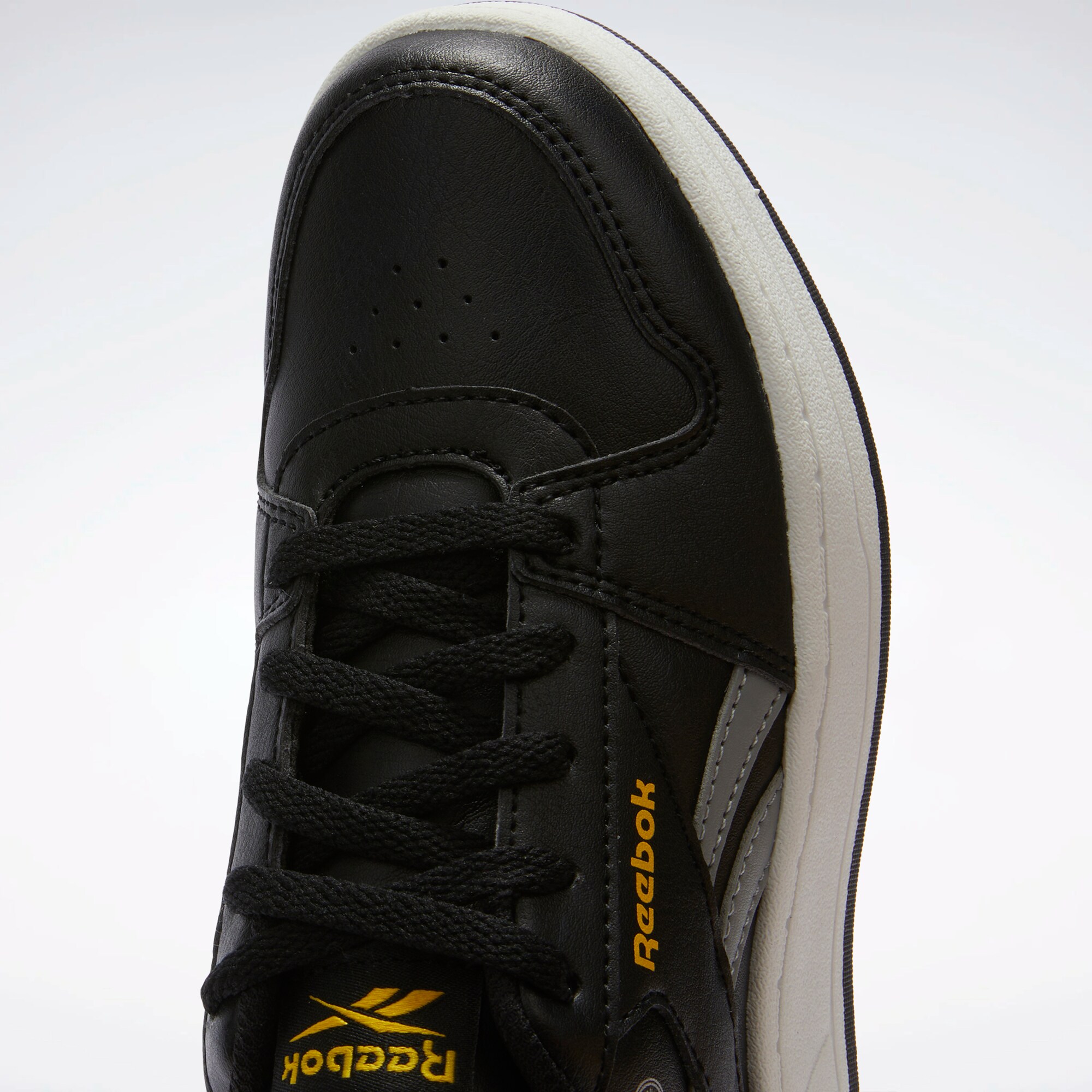 Thumbnail - Sneaker