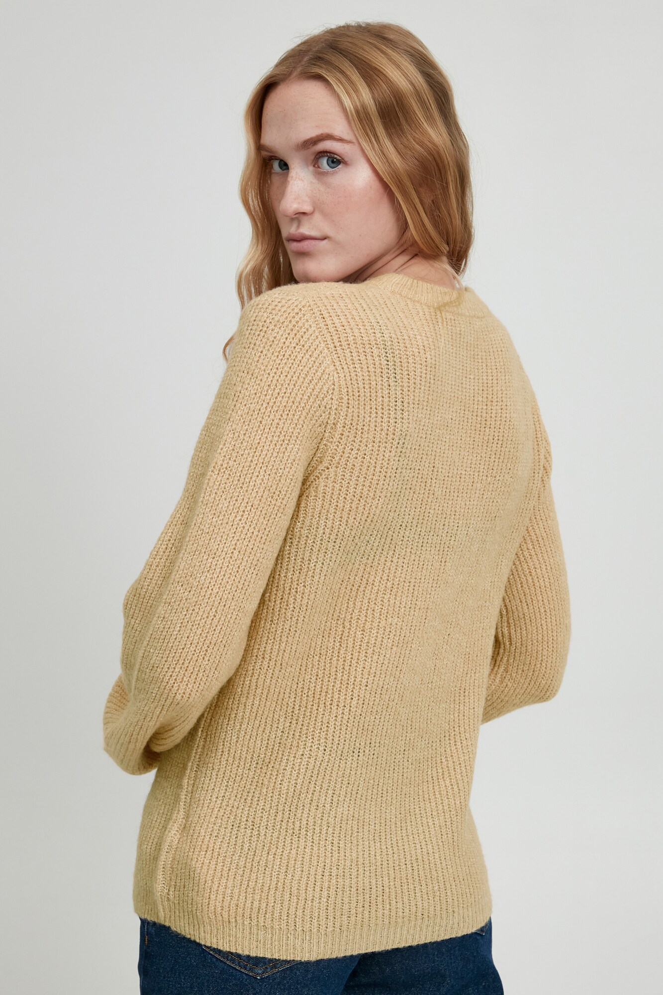 Thumbnail - b.young Pullover