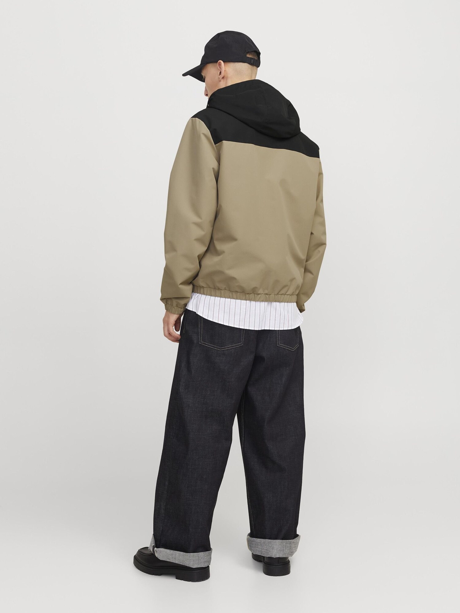 JACK & JONES Prechodná bunda 'JJELegacy' kaki / čierna (obrázok 3)