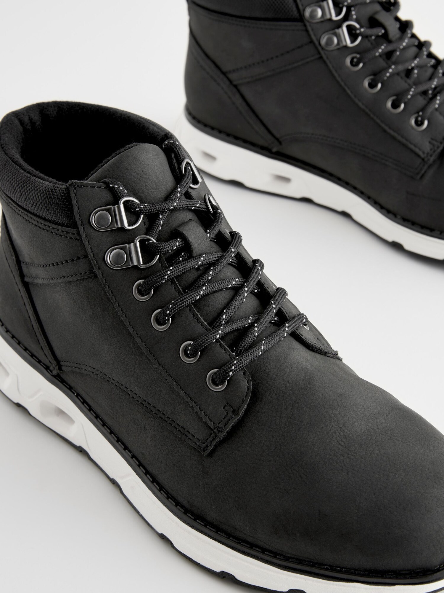 Thumbnail - Schnürboots