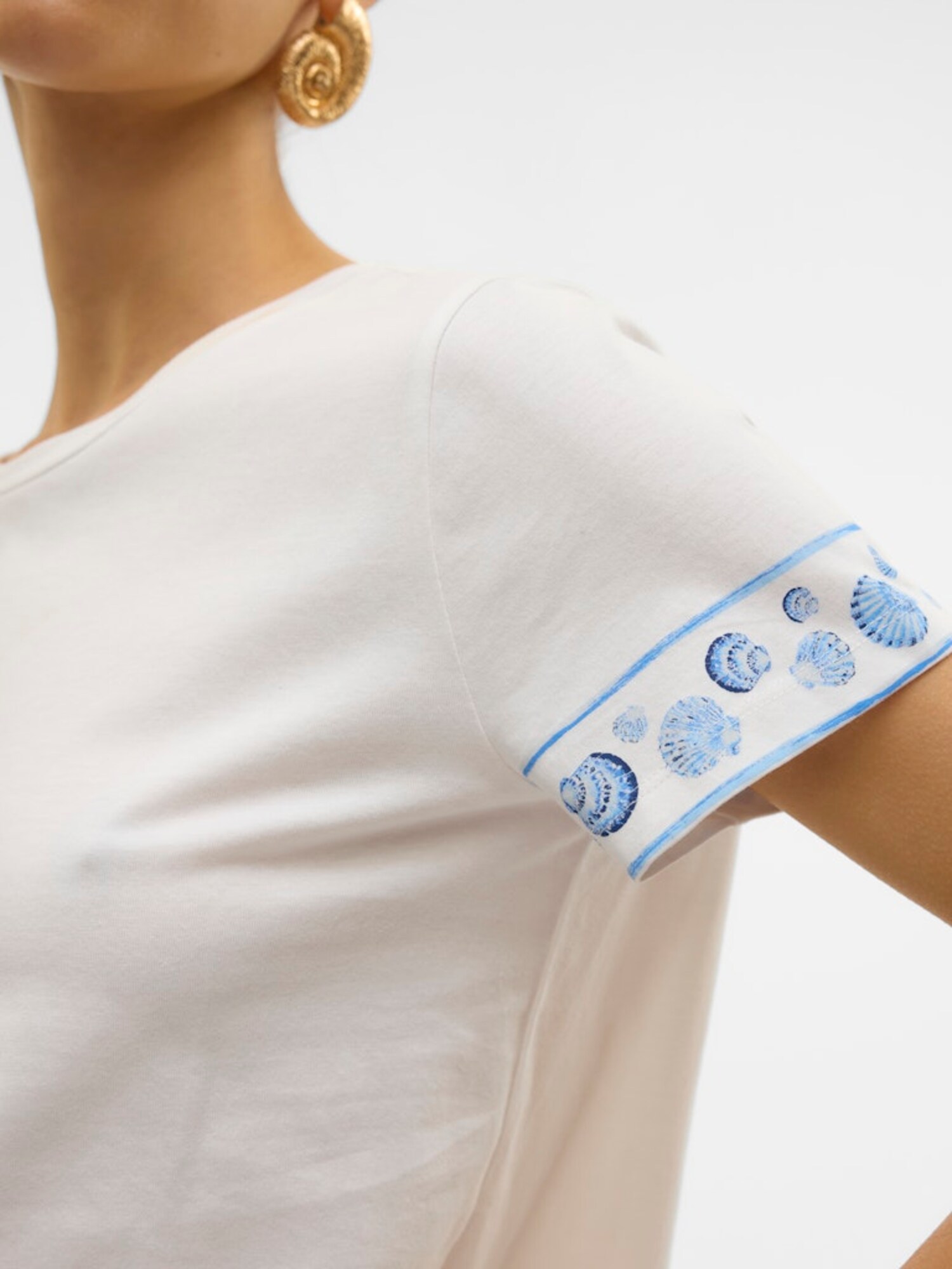 Thumbnail - T-Shirt