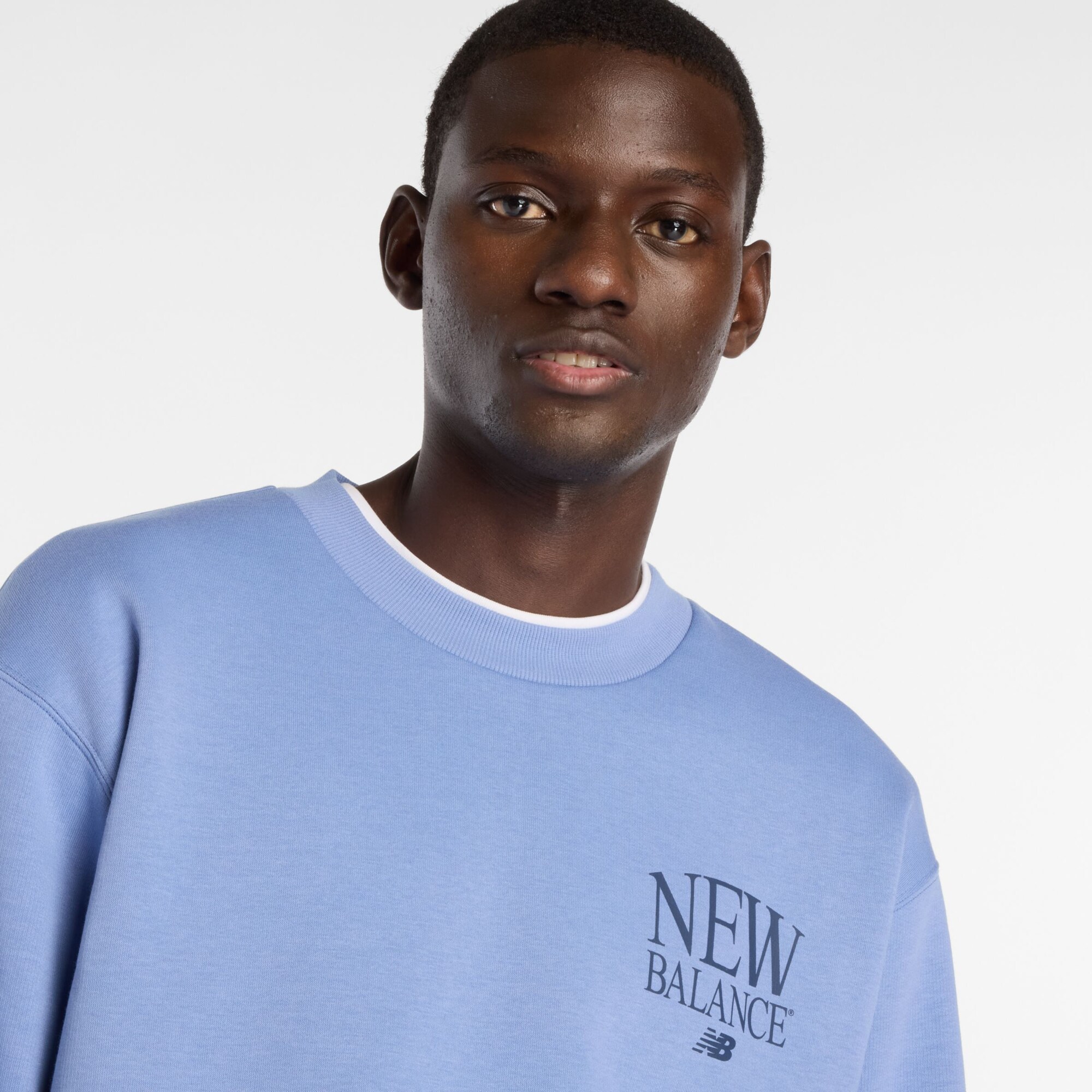 New balance Camiseta 'Reimagined Fleece Crew'  azul / negro – imagen 4