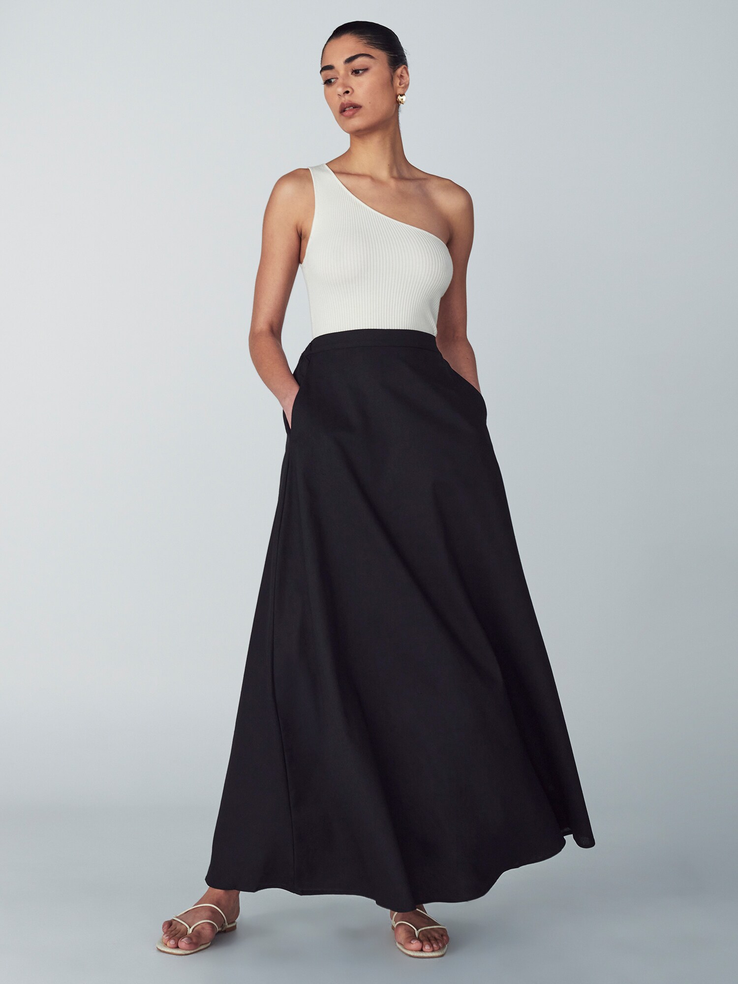 Willa Fustă Saras  negru