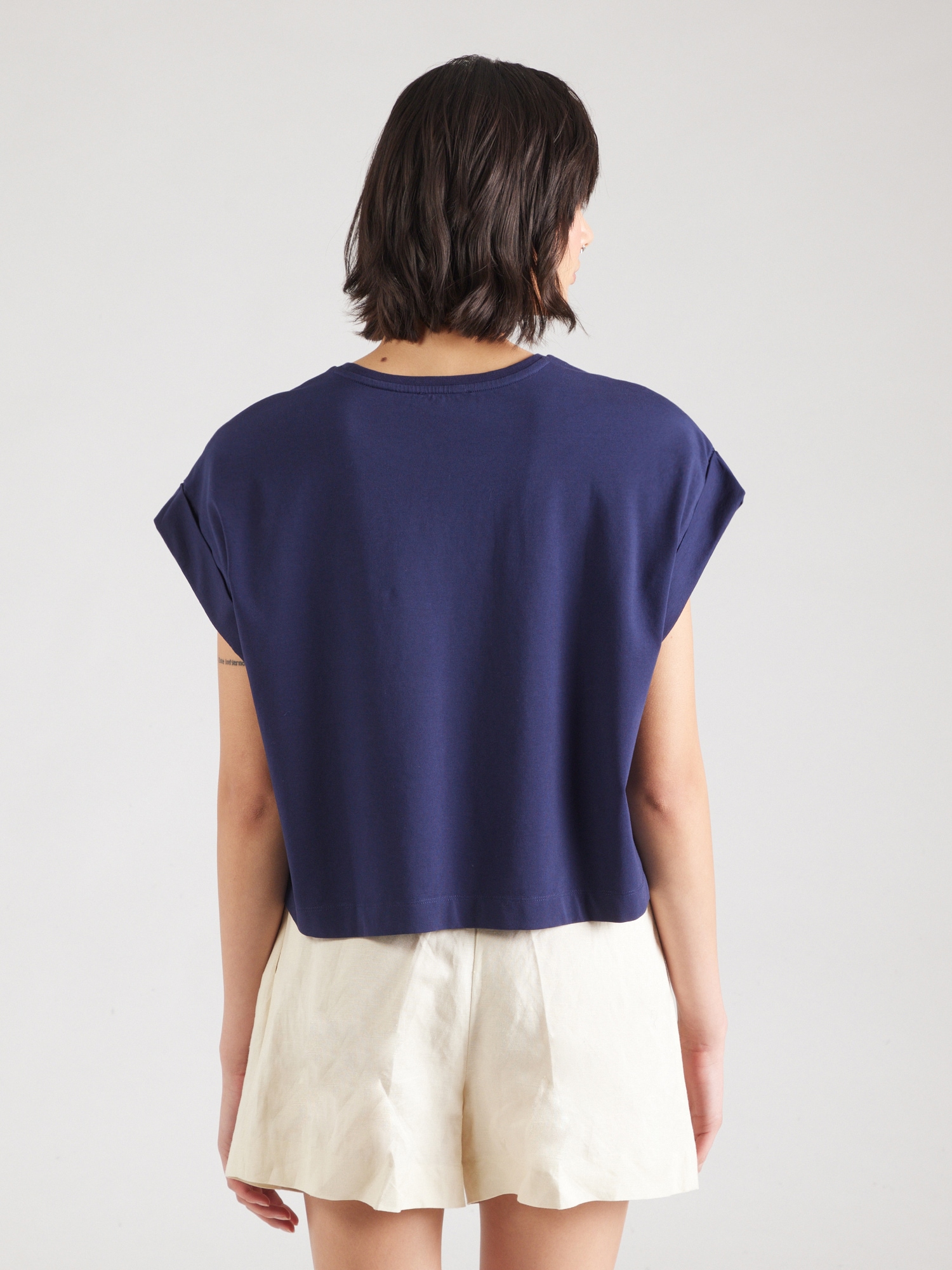Thumbnail - T-Shirt