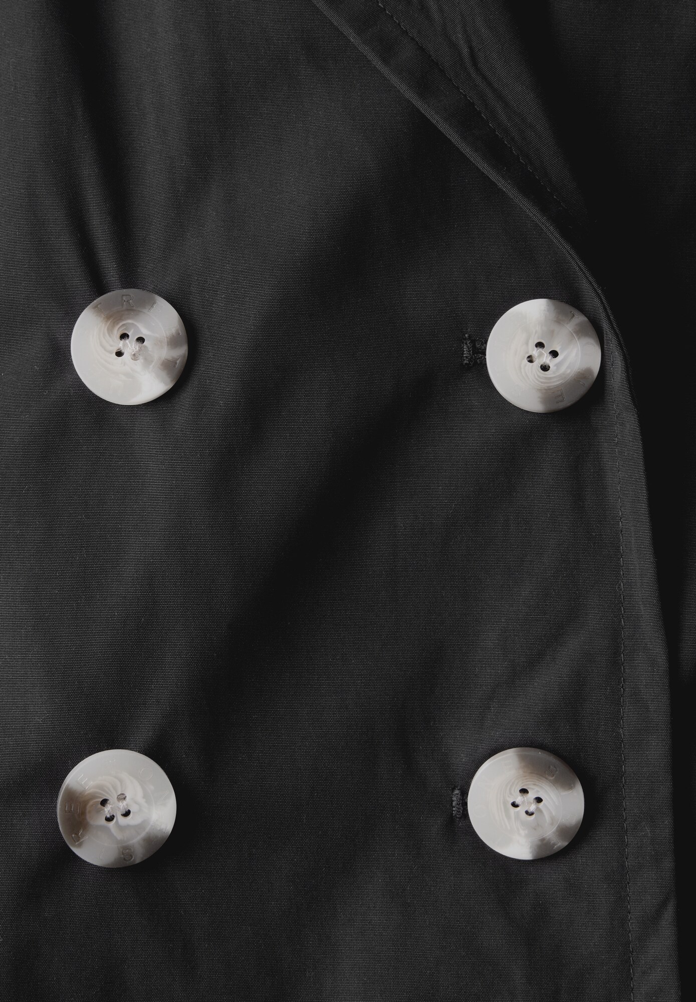 Thumbnail - Doppelreihiger Trenchcoat