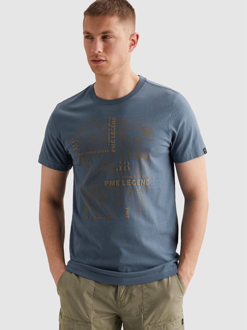 T-shirt 'T-shirt with cargo artwork'