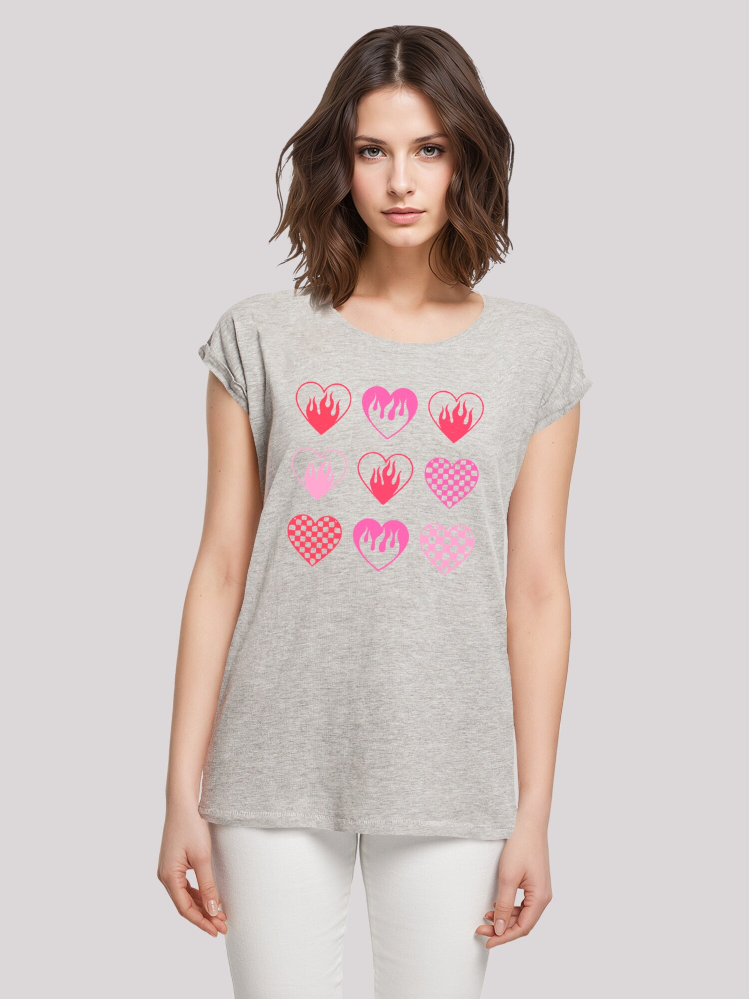 Thumbnail - T-Shirt 'Internationaler Frauentag: Herzen in Flammen'