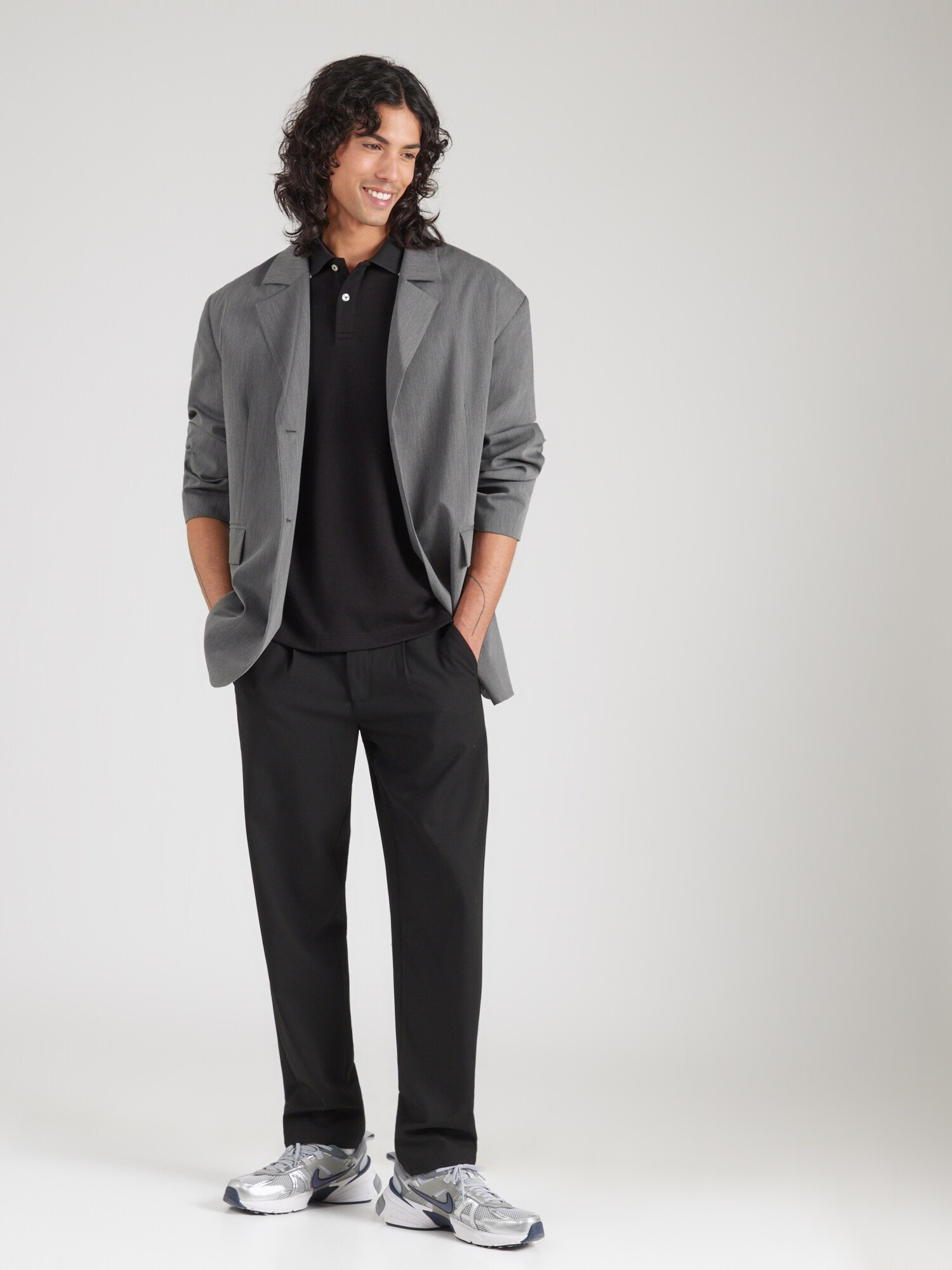 GUESS Camiseta  negro / blanco – imagen 7