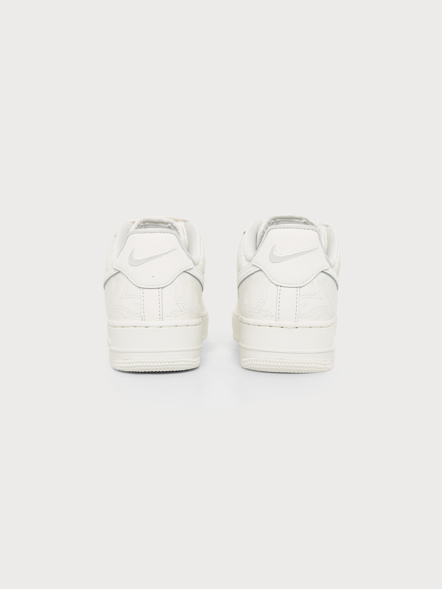 Nike Sportswear Zapatillas deportivas bajas 'Air Force 1 '07'  marfil – imagen 4