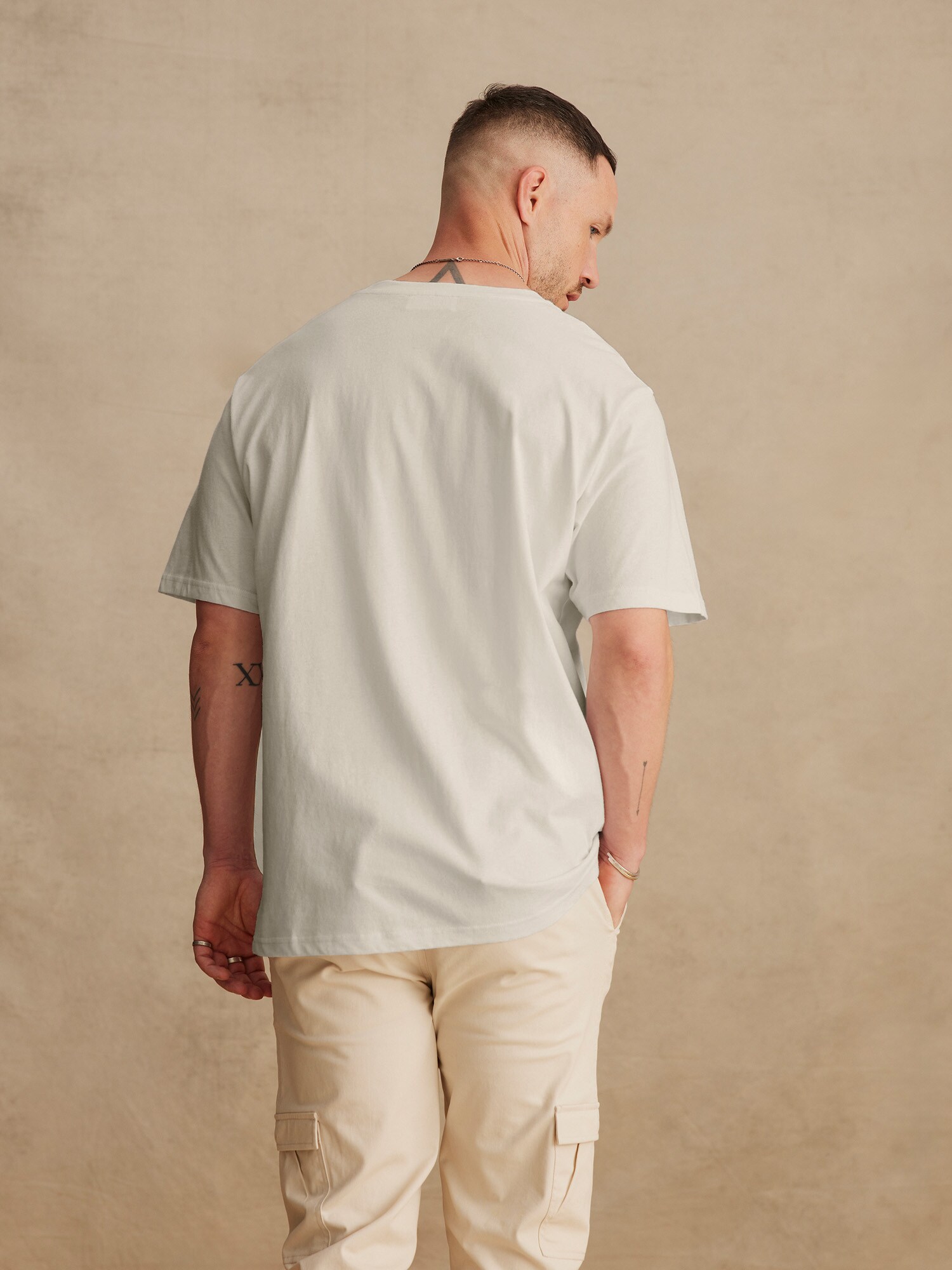 DAN FOX APPAREL Tričko 'Cem' šedobiela (obrázok 4)