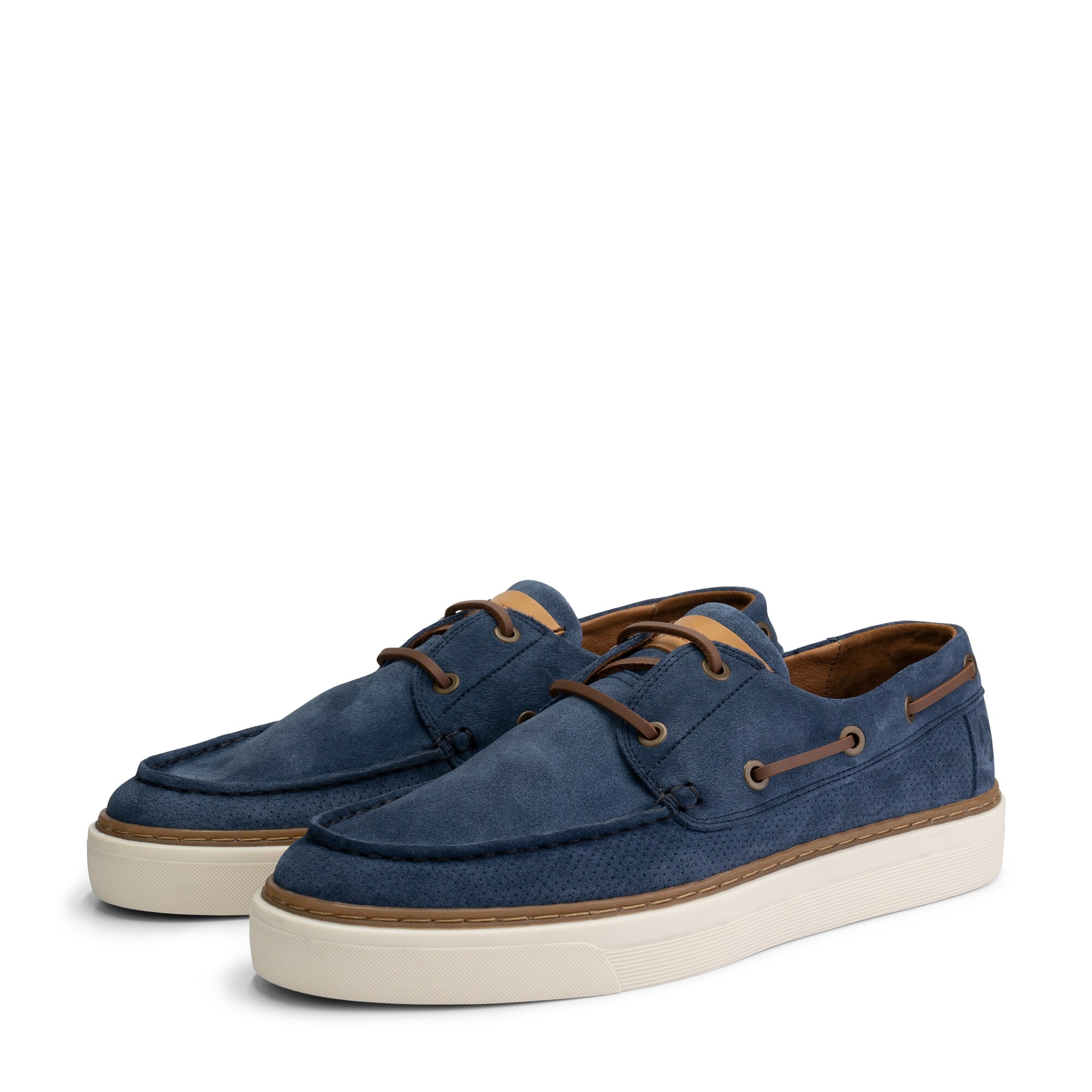 Thumbnail - Travelin Mokassin