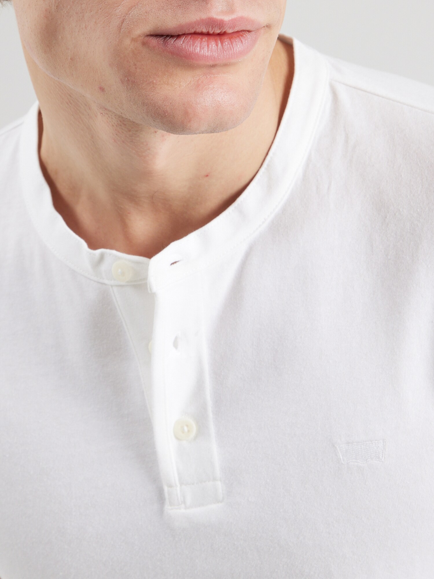 LEVI'S ® Tričko 'Housemark Henley' biela (obrázok 5)