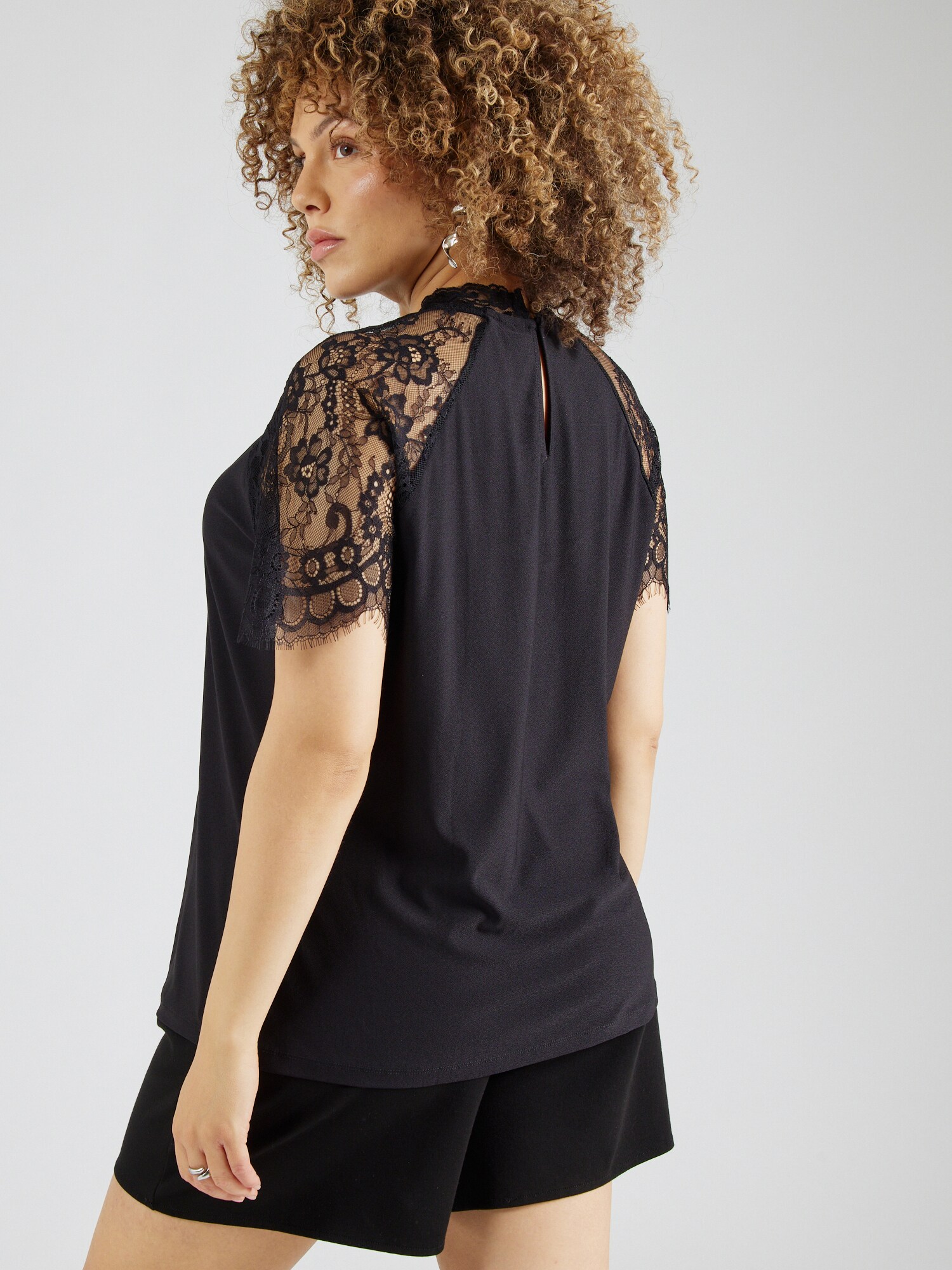 Thumbnail - T-Shirt