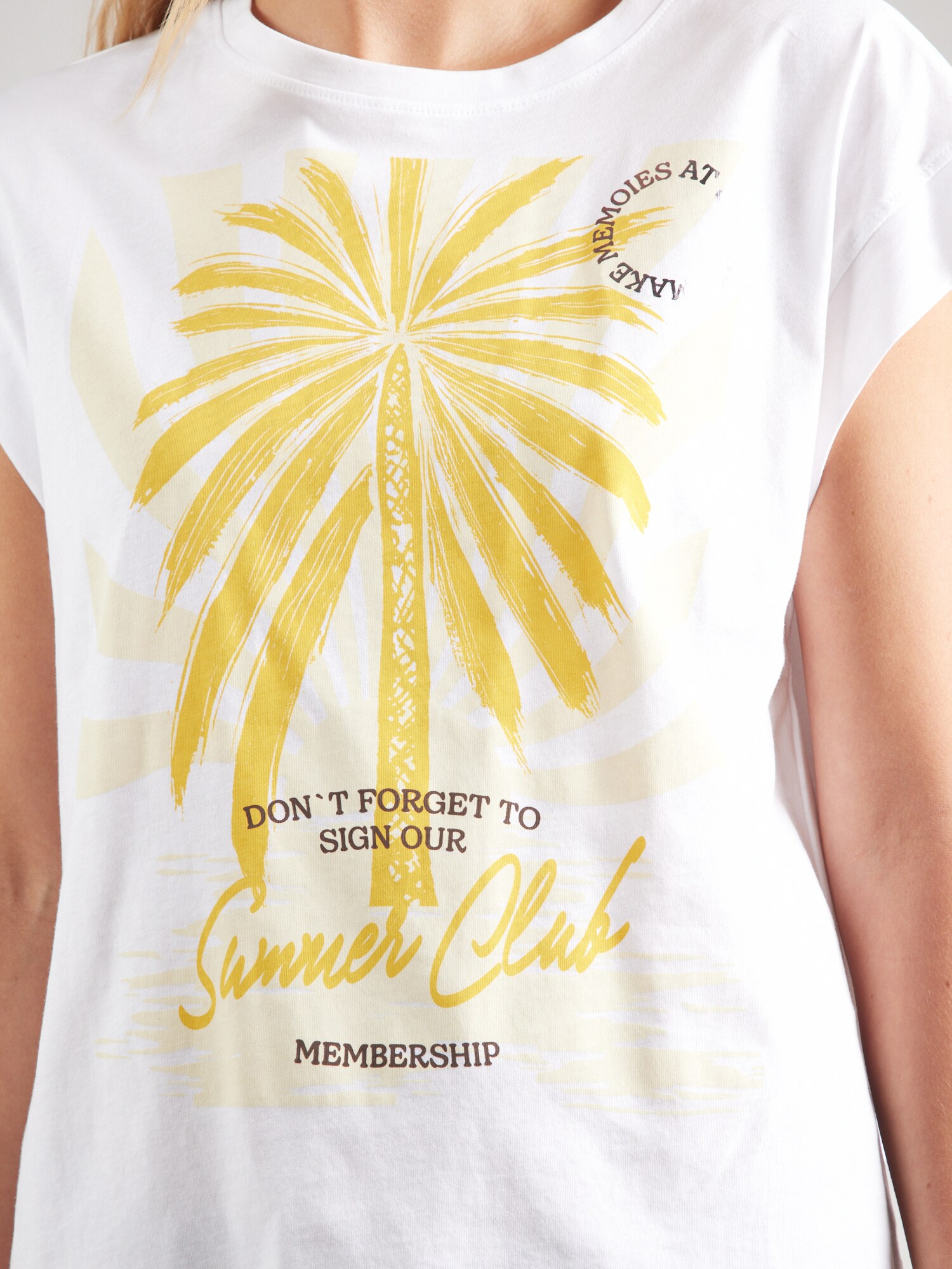 Thumbnail - T-Shirt