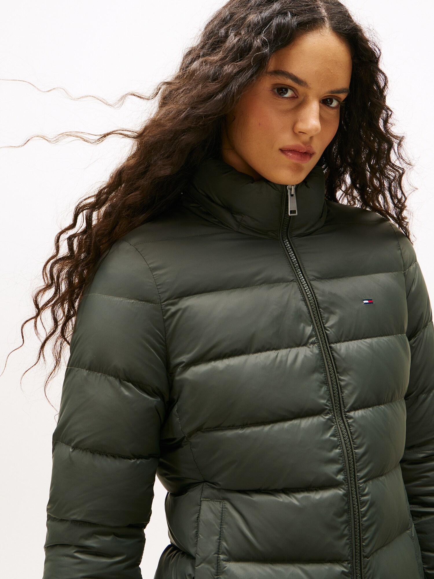 Tommy Jeans Zimný kabát 'Essential' olivová (obrázok 6)