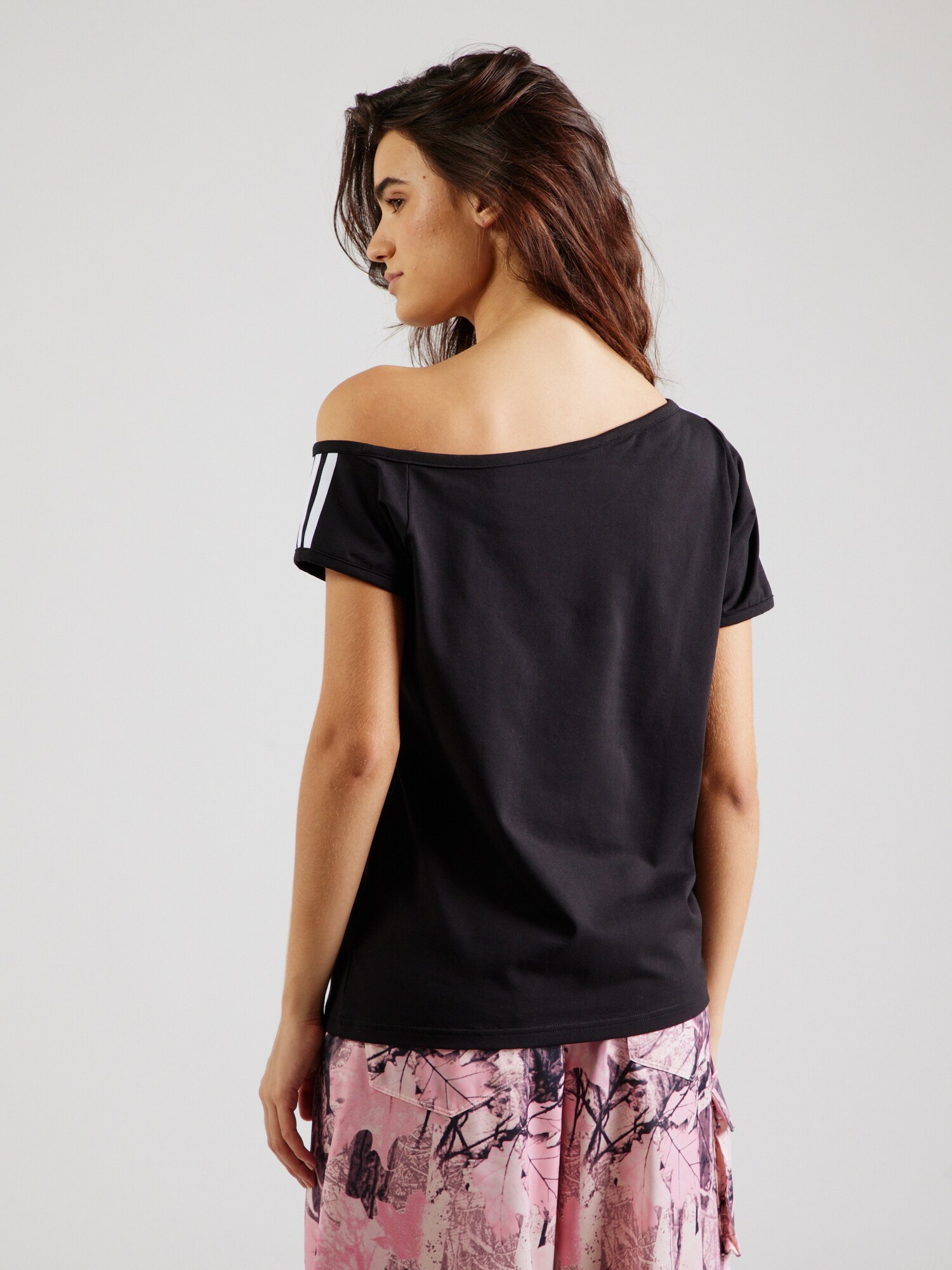 Thumbnail - T-Shirt