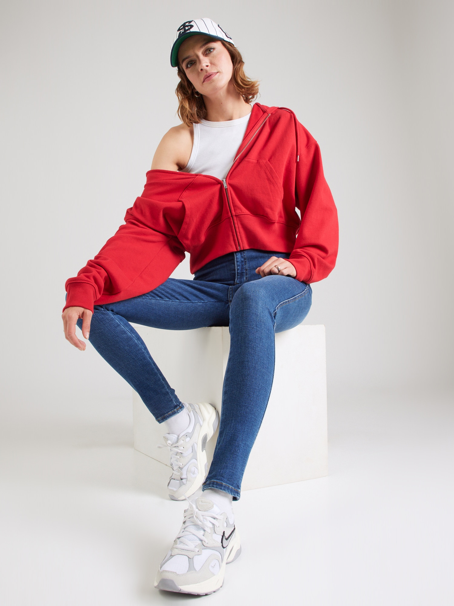 Thumbnail - Dr. Denim Jeans Moxy