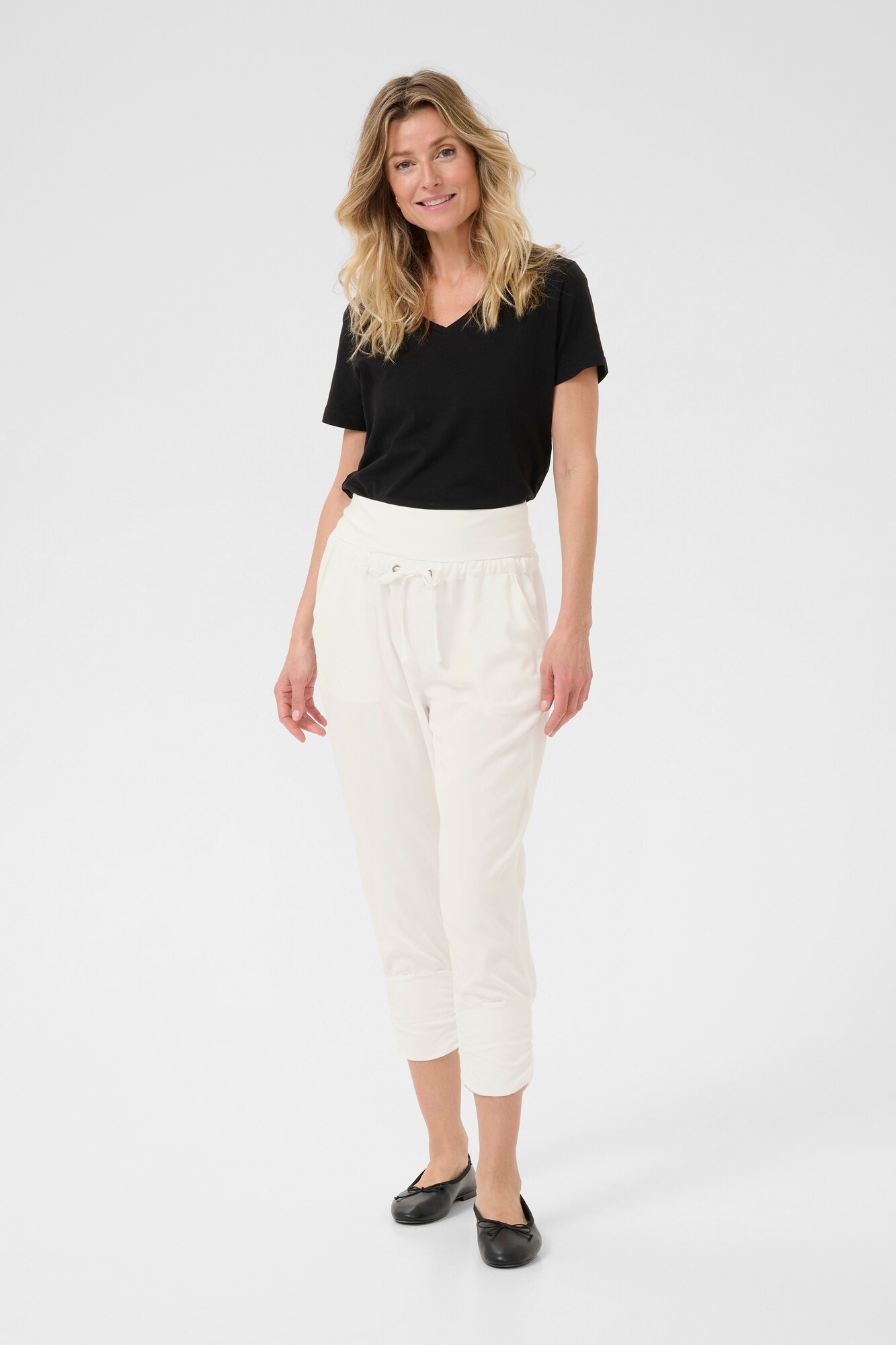 Thumbnail - Cream Hose Linee