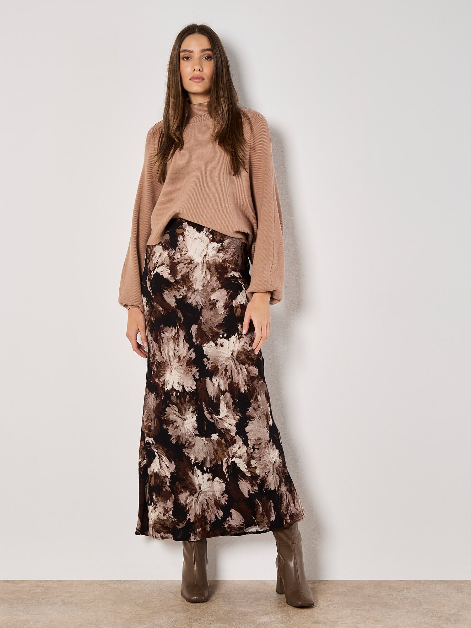 Thumbnail - Painterly Floral Slip Maxi Skirt ' '