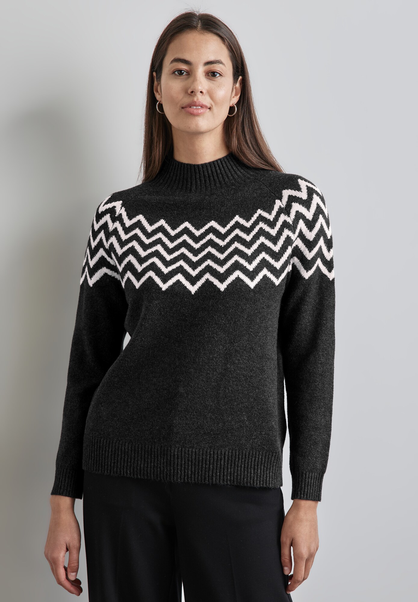 Thumbnail - Pullover
