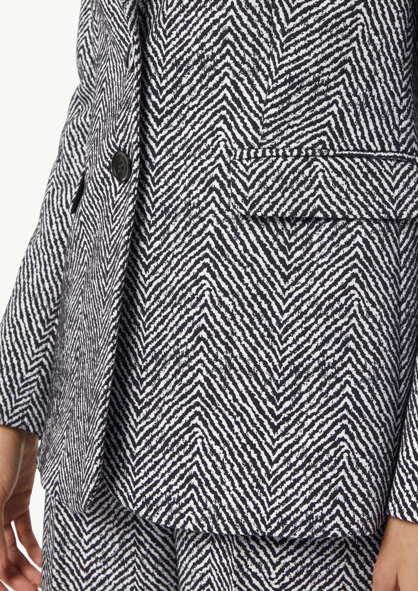 Thumbnail - Blazer