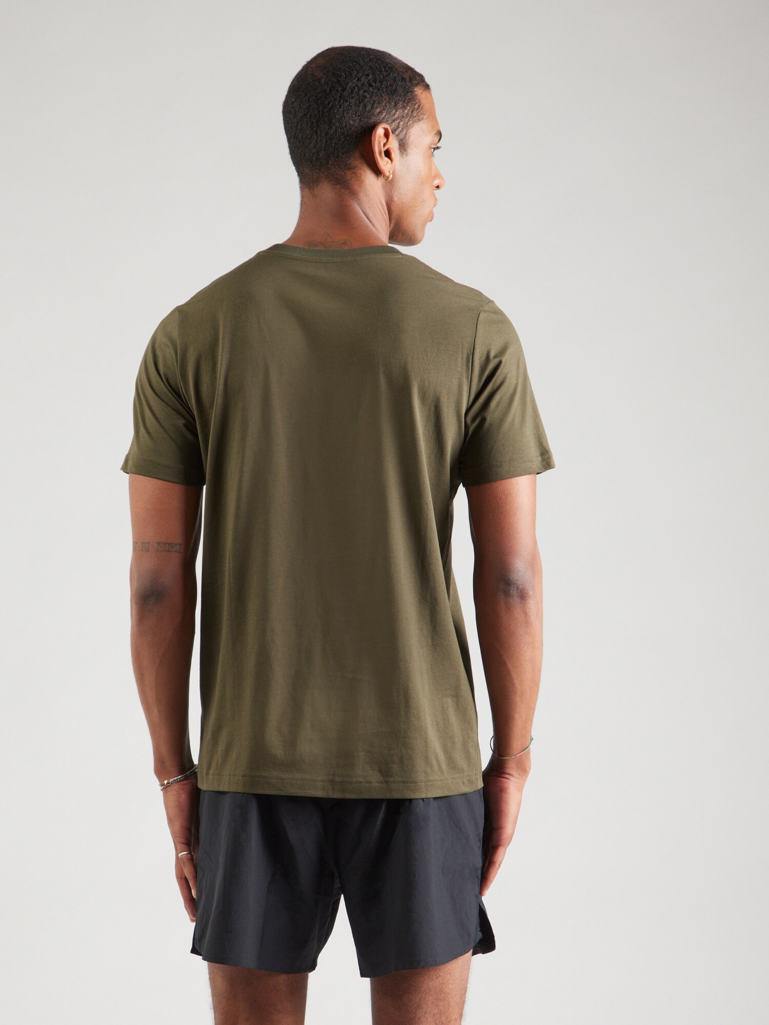 PUMA Póló 'Ess No.1'  khaki / fekete / fehér termék 2. képe