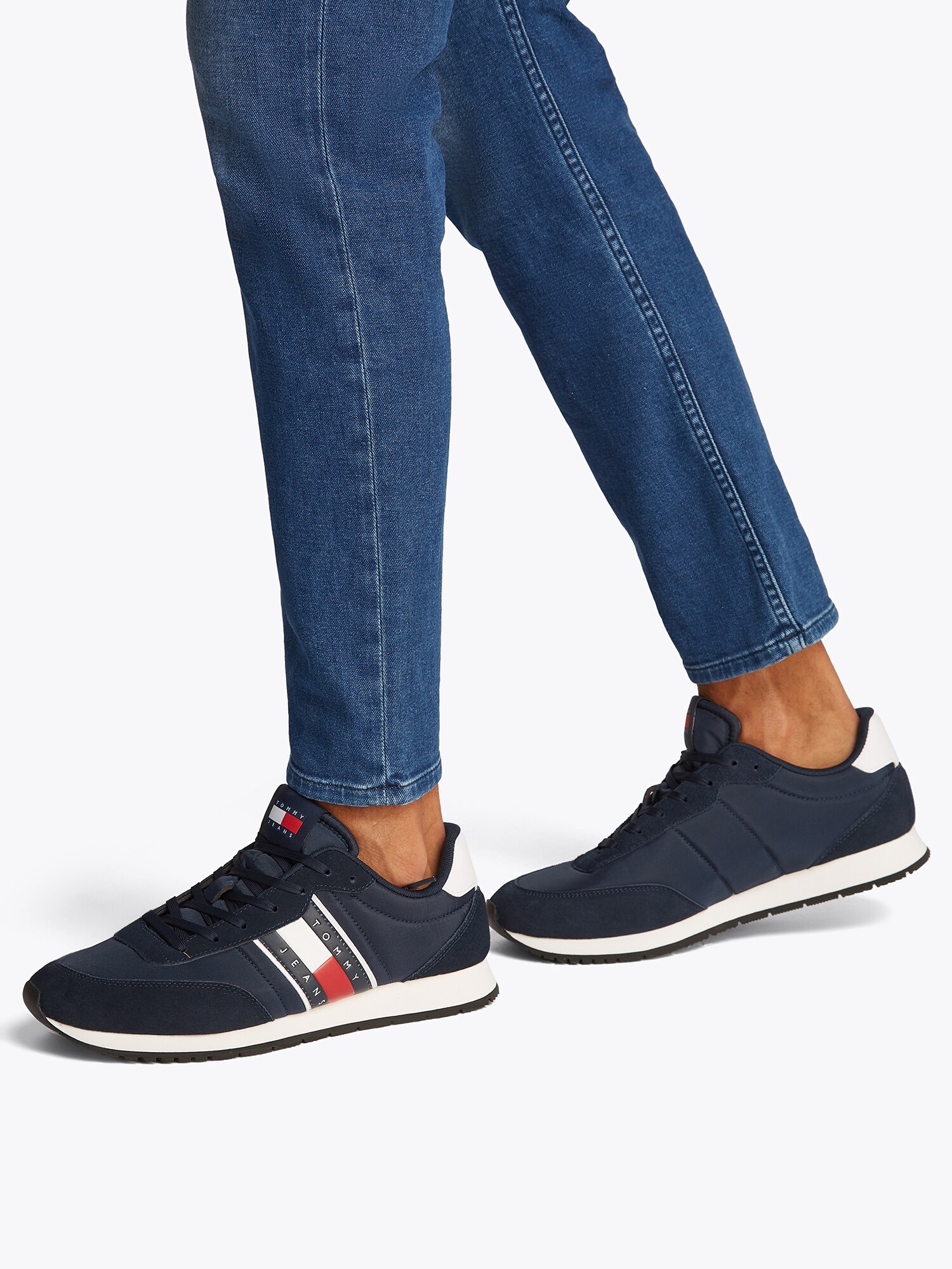 Tommy Jeans Nízke tenisky 'Essential' námornícka modrá / jasne červená / biela (obrázok 5)
