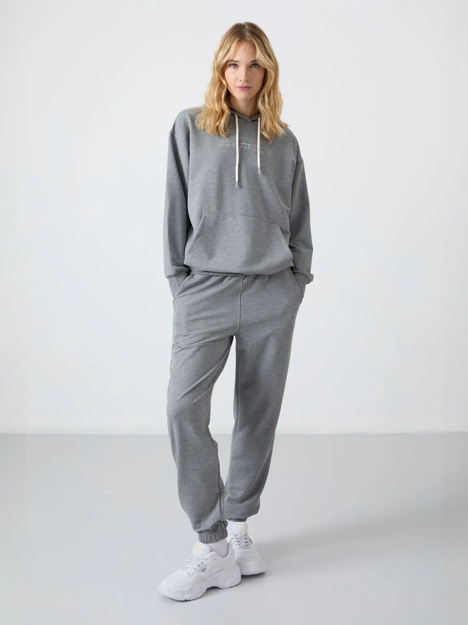 Tommy Life Jogging komplet siva