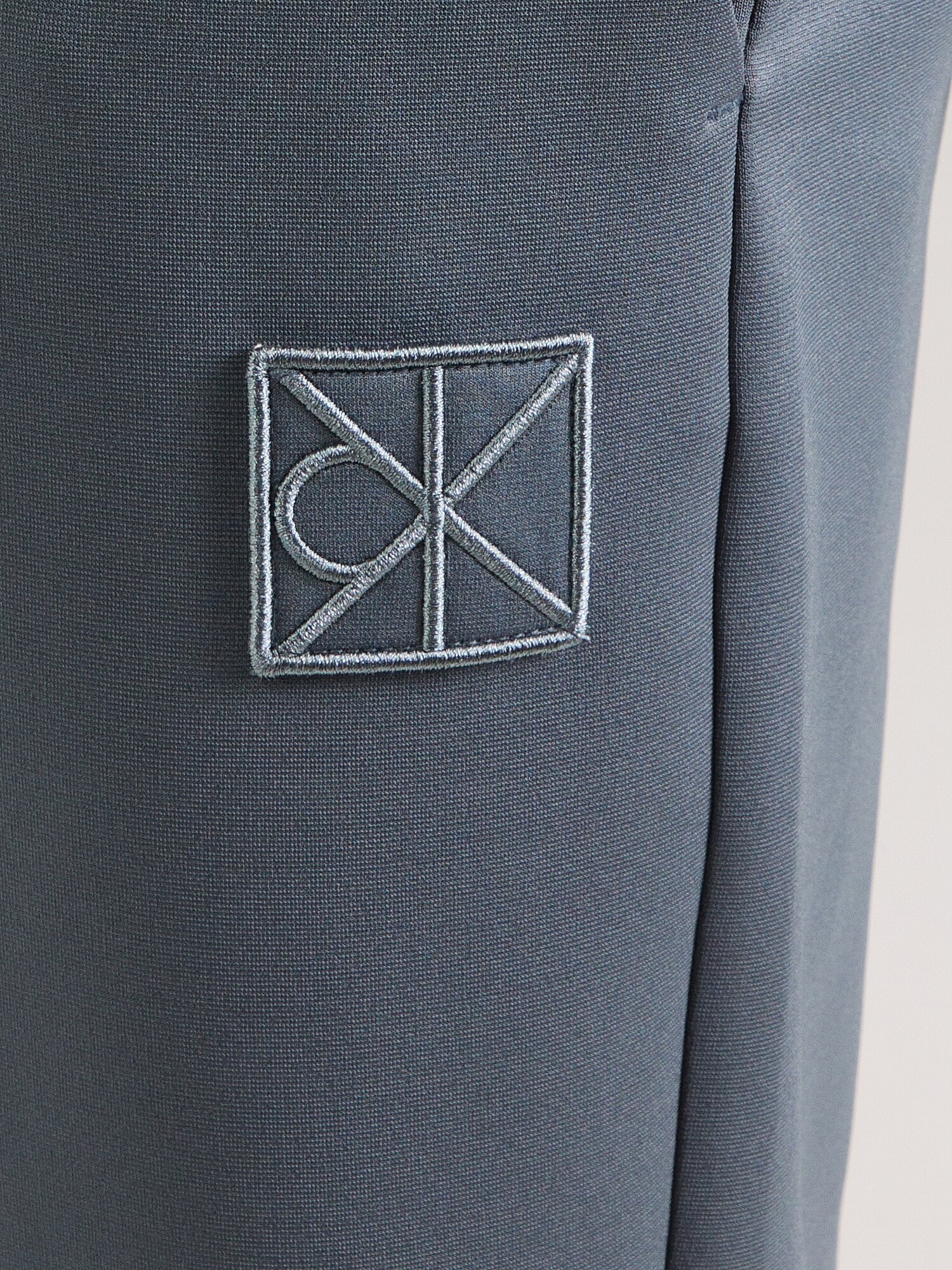 Calvin Klein Nohavice s pukmi  opálová (obrázok 5)