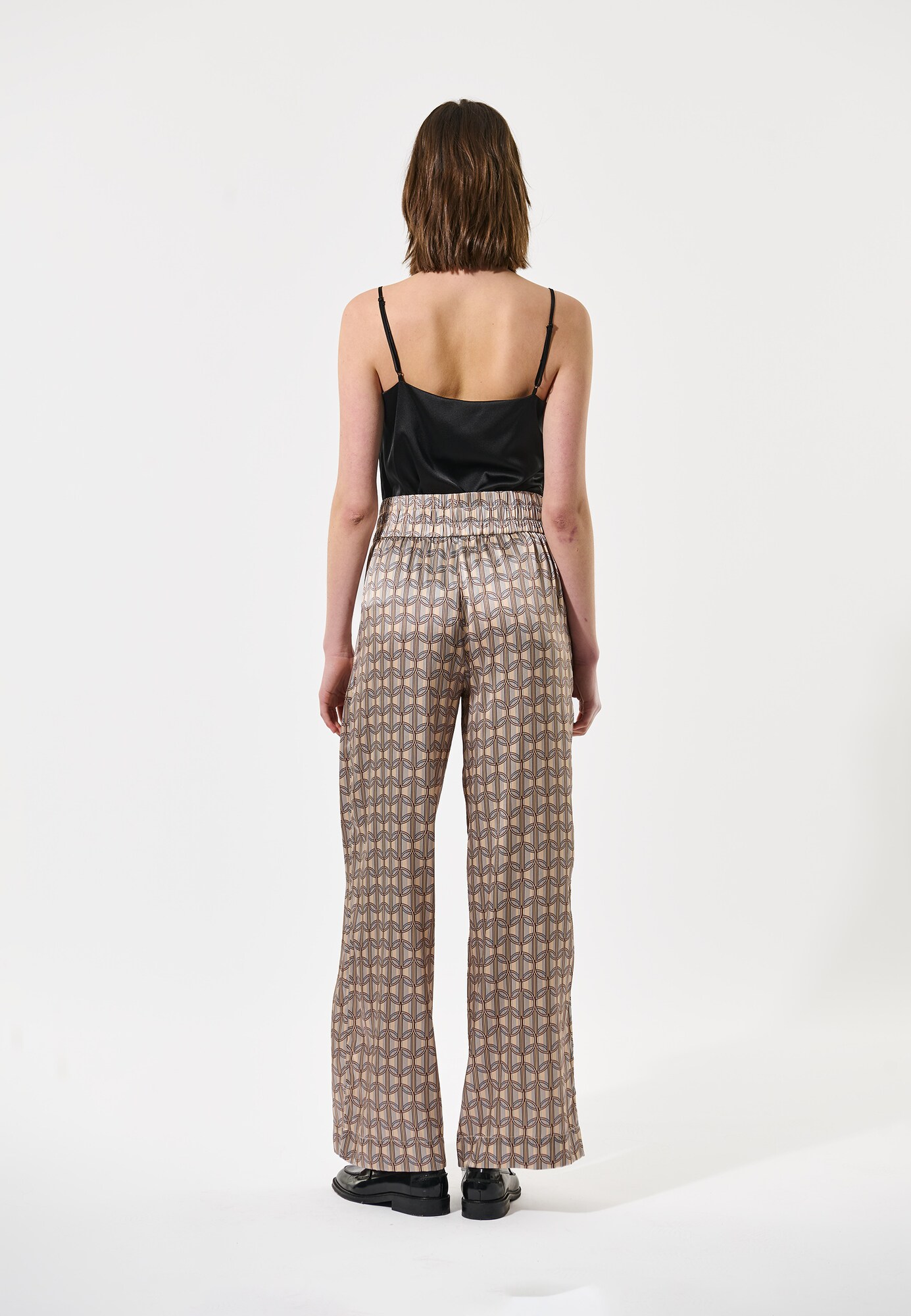 Thumbnail - Dea Kudibal Hose Margo