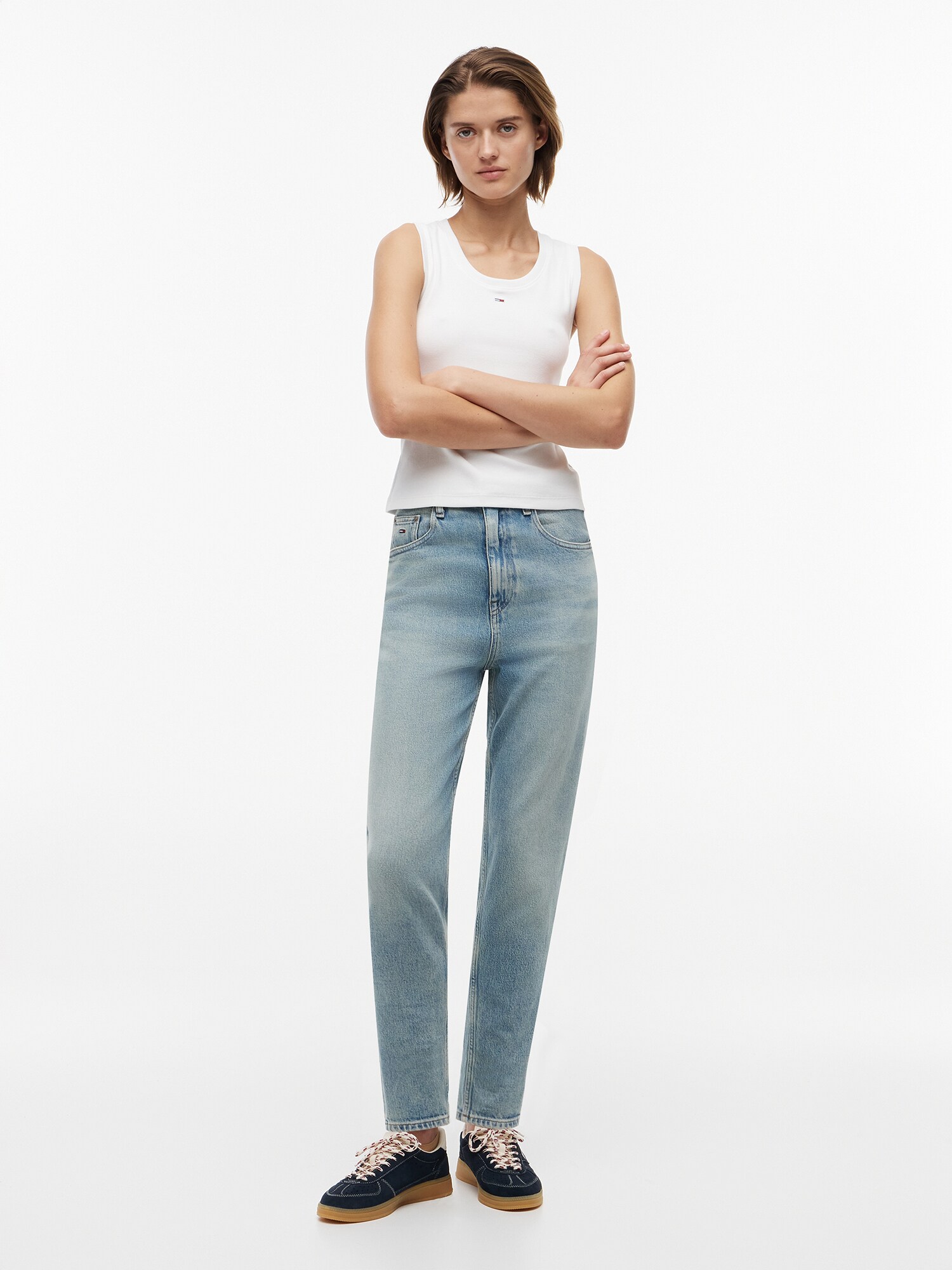 Tommy Jeans Vaquero 'Ultra High Rise Tapered Mom'  azul claro – imagen 4