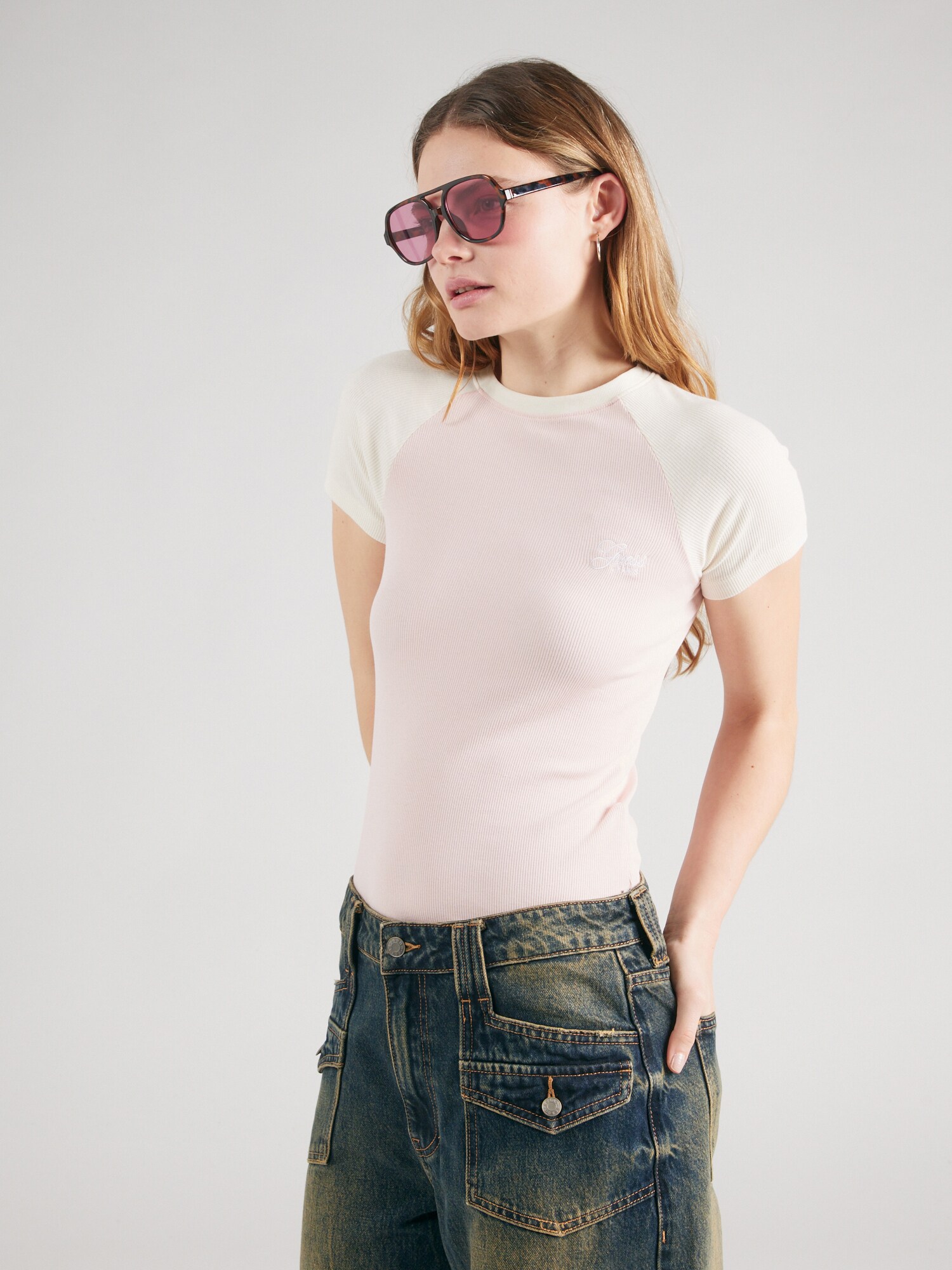 GUESS JEANS Póló  rózsa / fehér termék 2. képe
