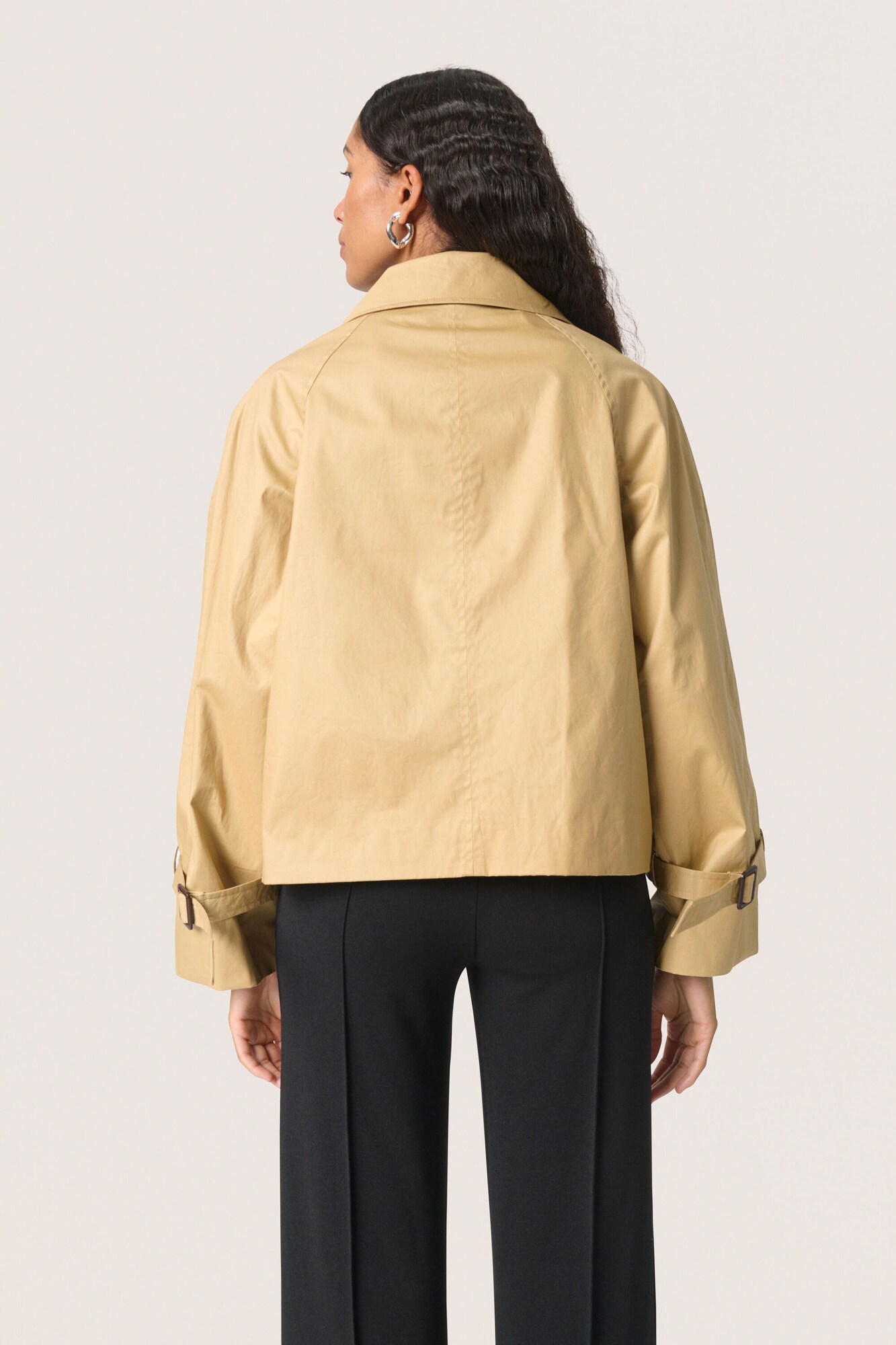 Thumbnail - SOAKED IN LUXURY Jacke Favne