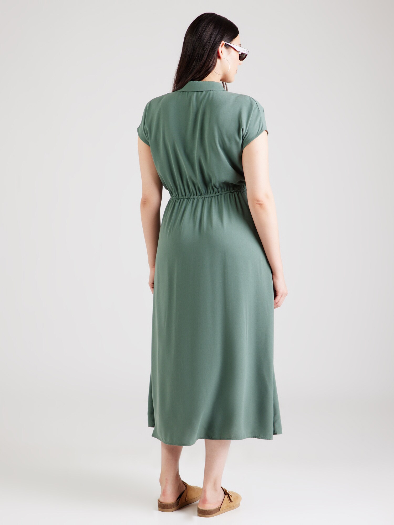 Vero Moda Curve Košeľové šaty 'VMNEWHALLIE' tmavozelená (obrázok 4)