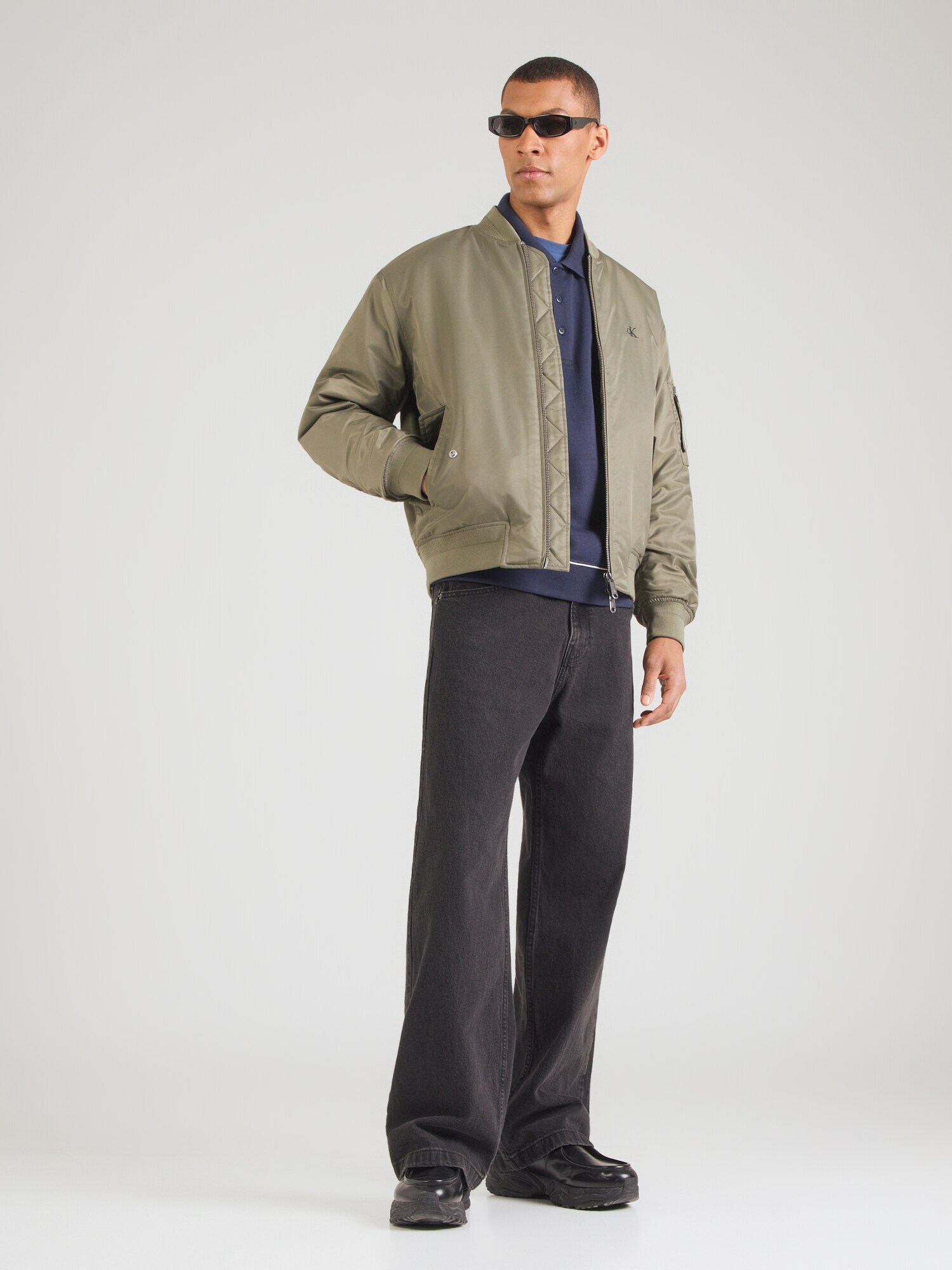 Calvin Klein Jeans Chaqueta de entretiempo  caqui – imagen 4