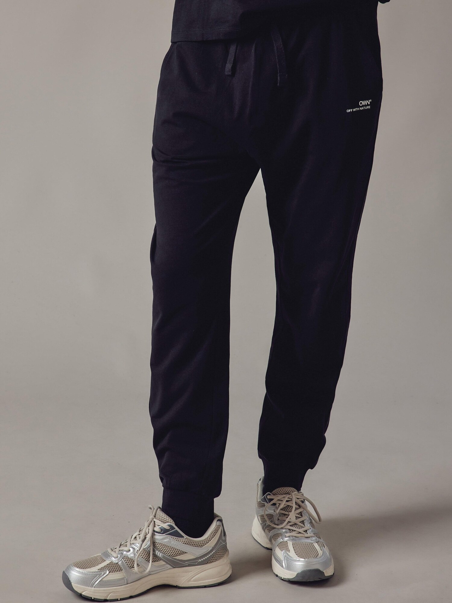 OWN Off With Nature Hlače 'Joggers in Jersey' crna