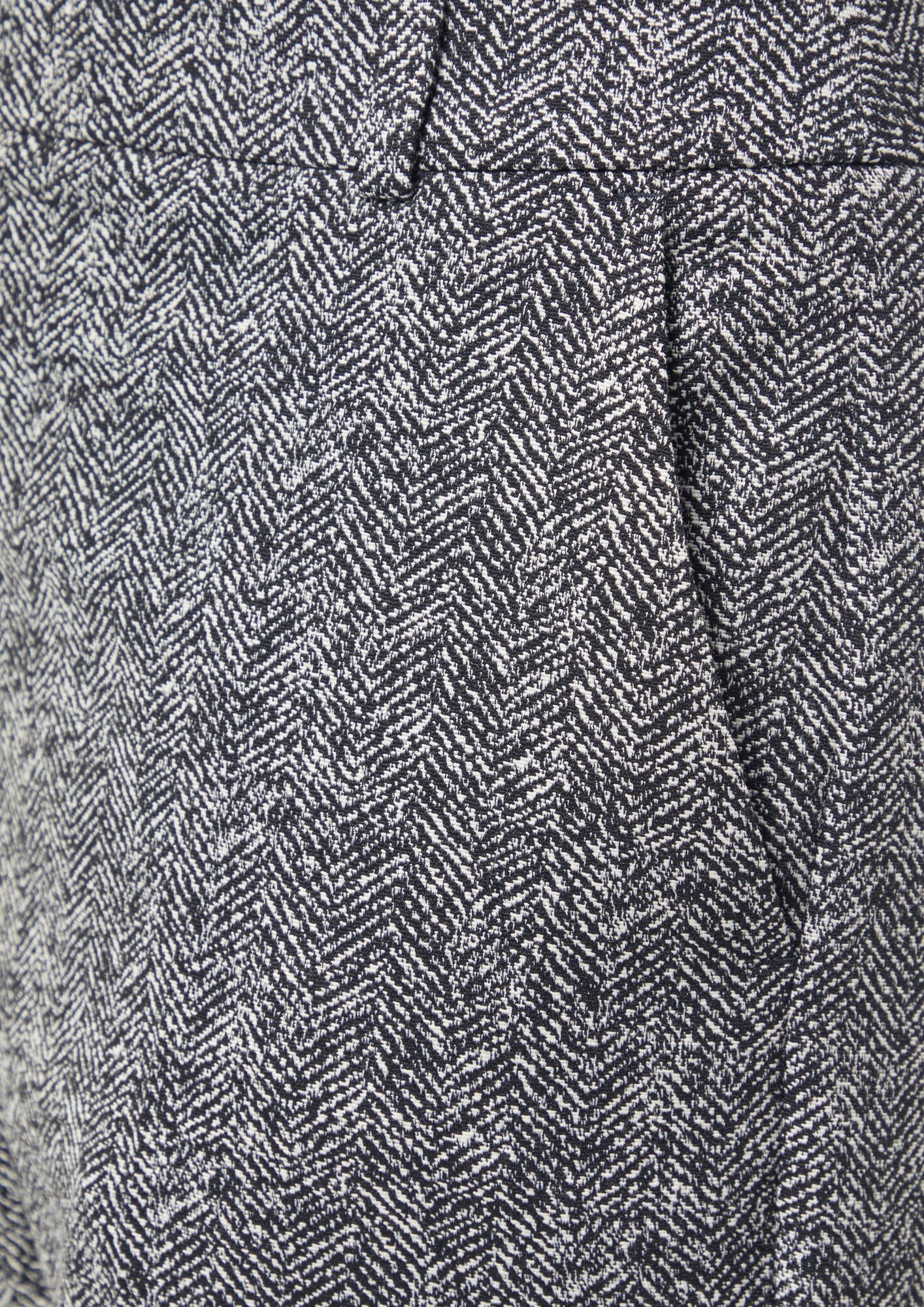 Thumbnail - Hose