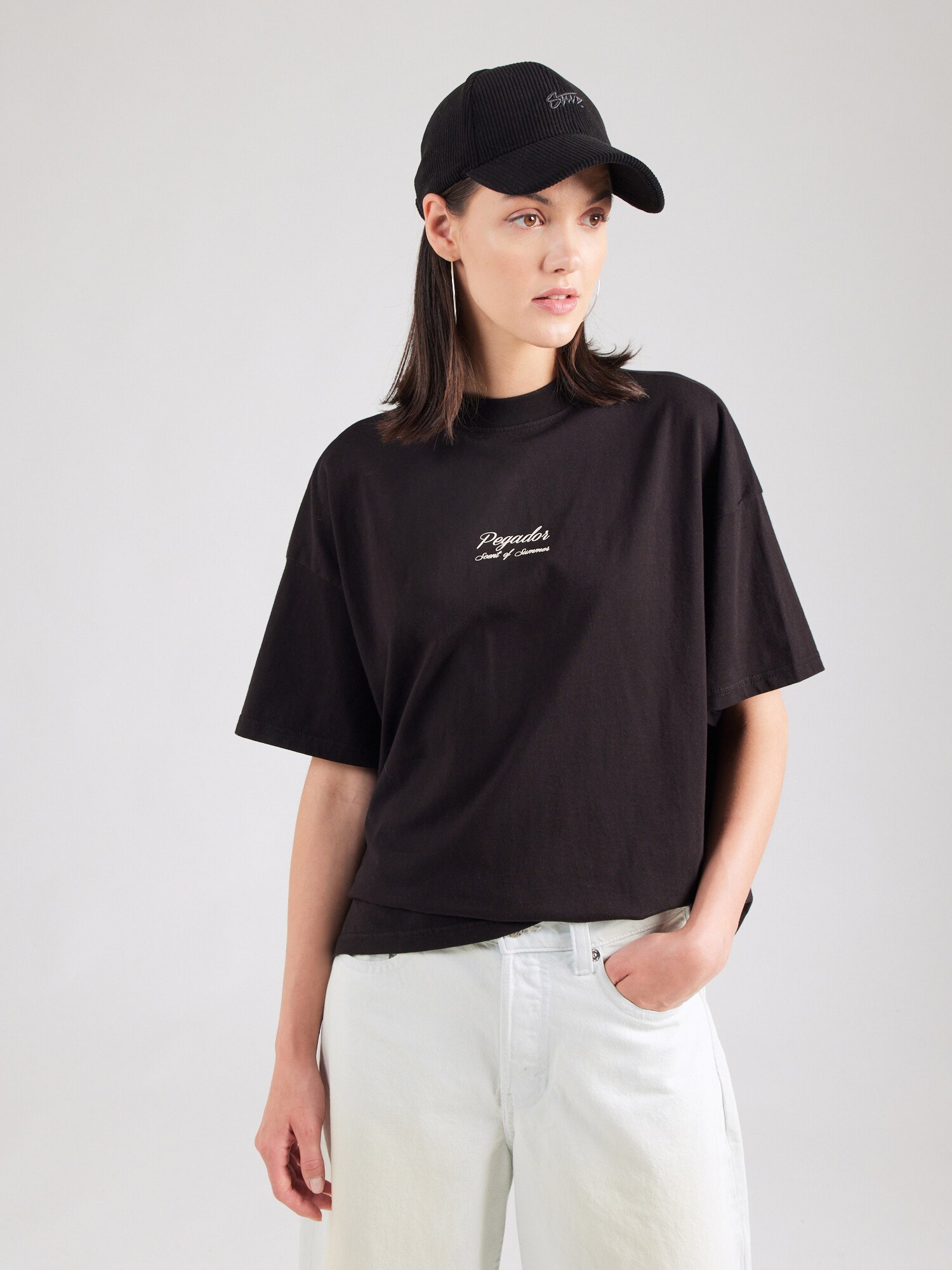 Pegador Oversize póló 'Tinca'  fekete / fehér termék 2. képe