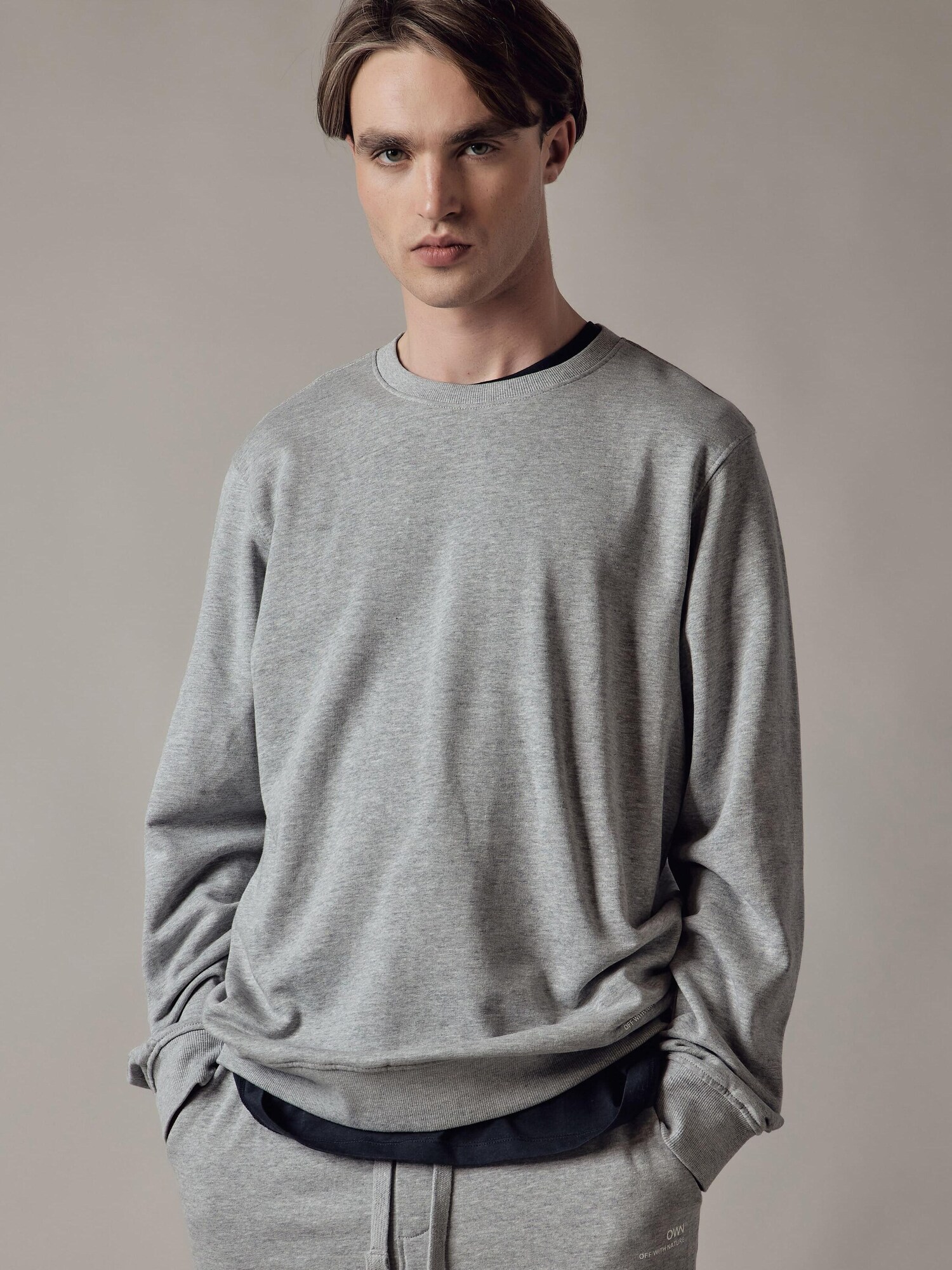 OWN Off With Nature Sweater majica 'Felpa Felpata Girocollo' svijetlosiva