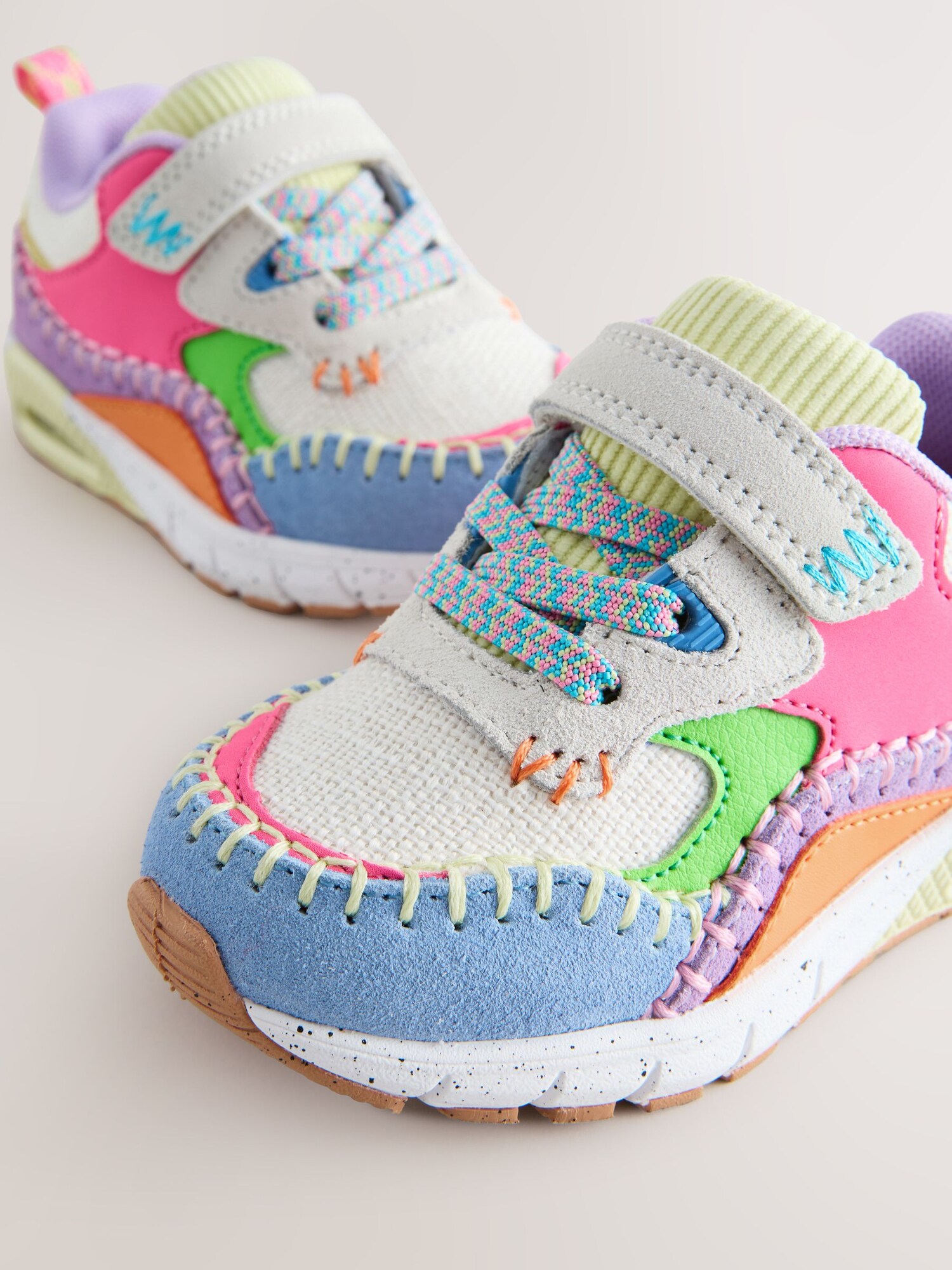 Thumbnail - Next Sneaker