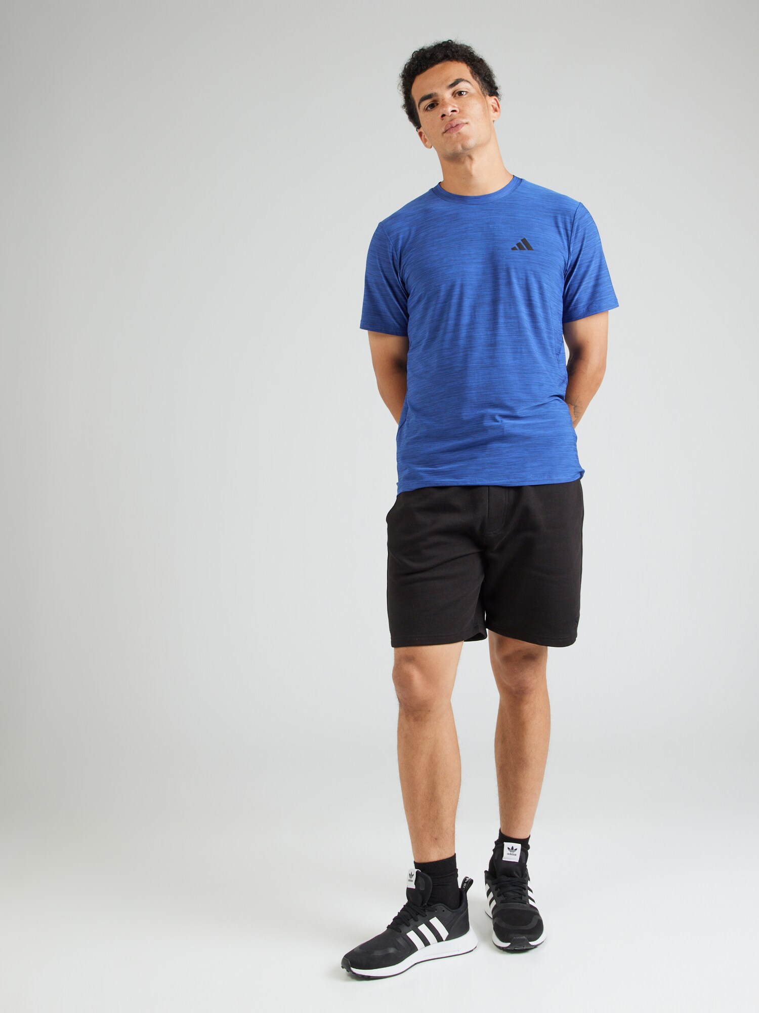 Thumbnail - Sportshirt 'Essentials'