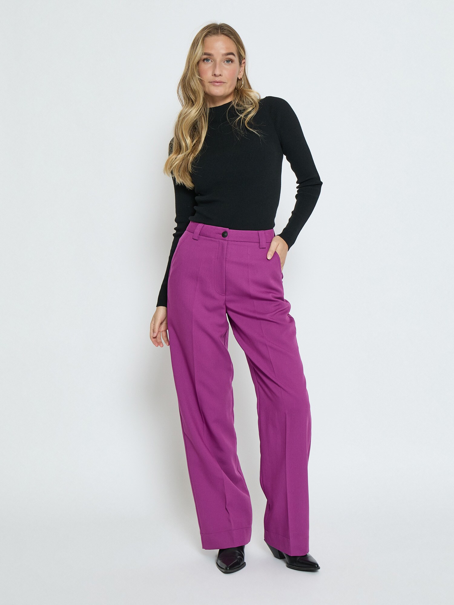Thumbnail - Hose 'Ginette'