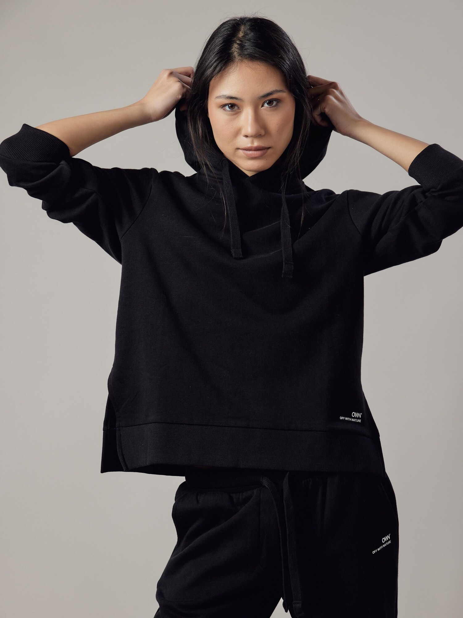 OWN Off With Nature Sweater majica 'Felpa Felpata con Cappuccio e Spacchi Laterali' crna
