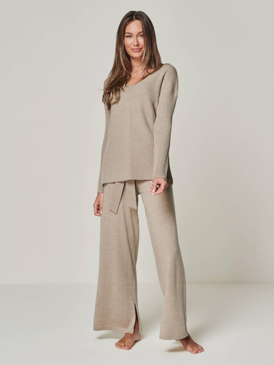 Hemmadräkt 'LOUNGEWEAR SET Pullover Blossom & Pants Bailey'